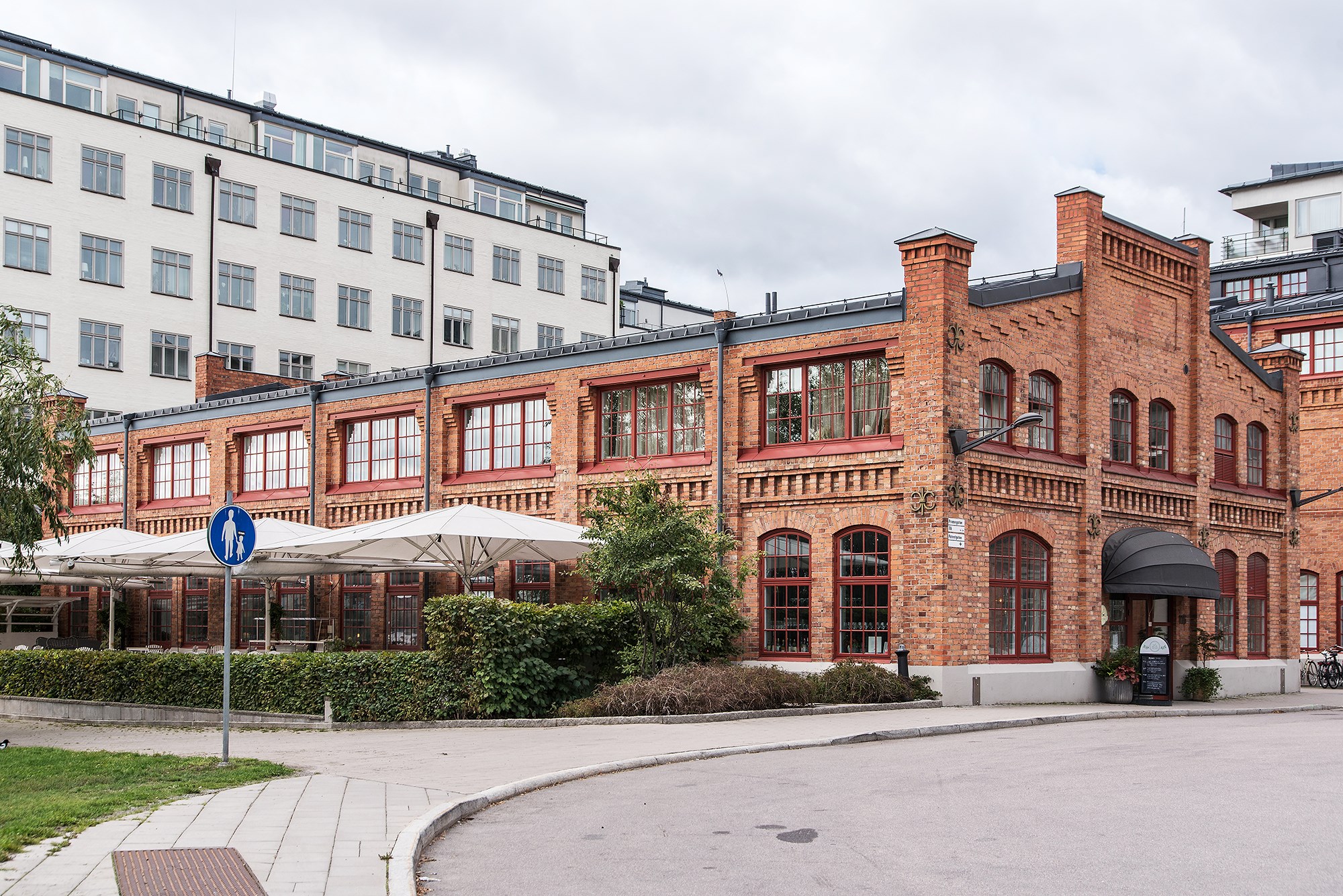 Välrenommerade restaurang Lux i gamla Electrolux fabriken. Essinge Brogata 22