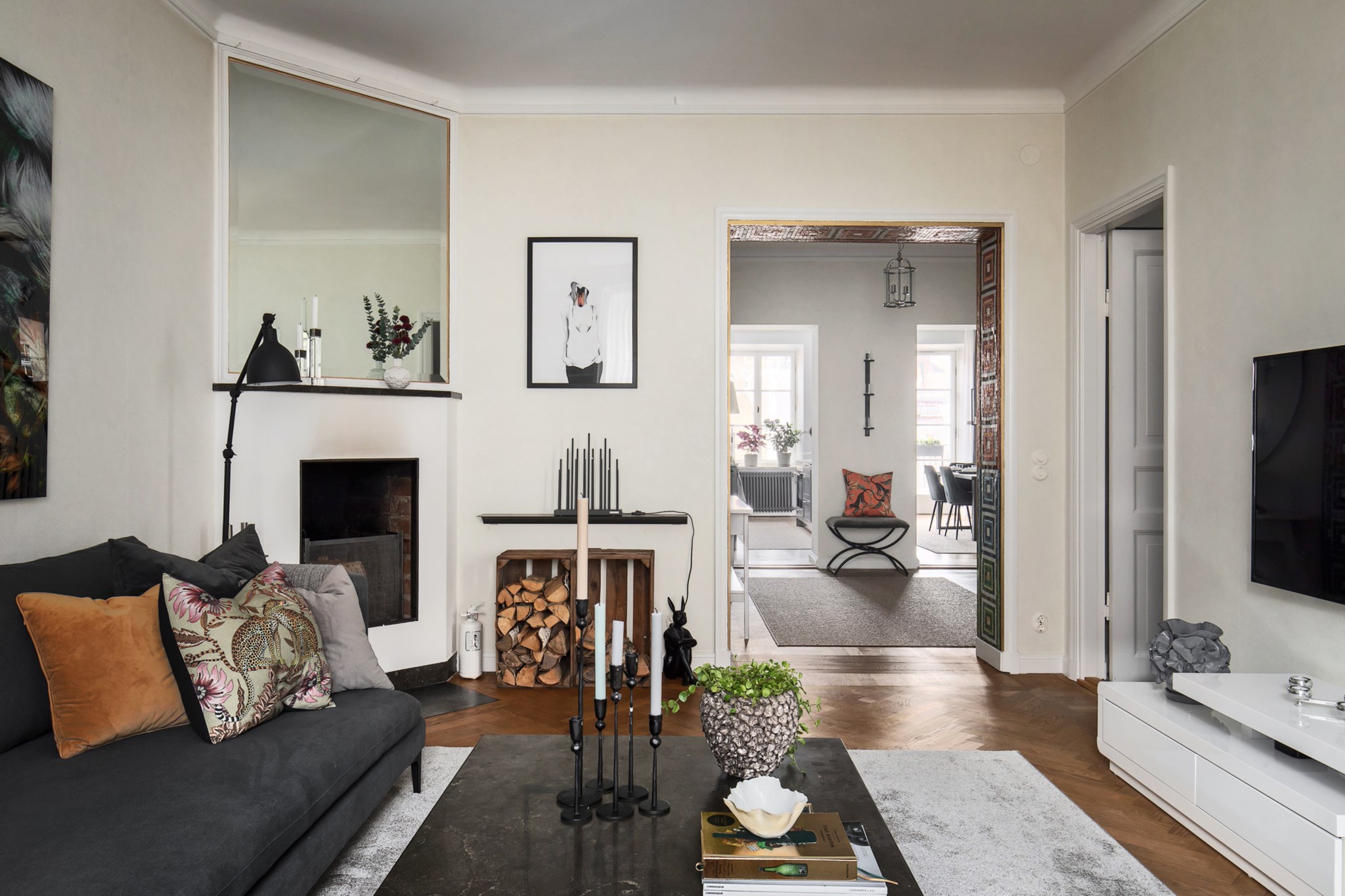 Sällskapsrum med fungerande öppen spis Fryxellsgatan 1B, 4 tr