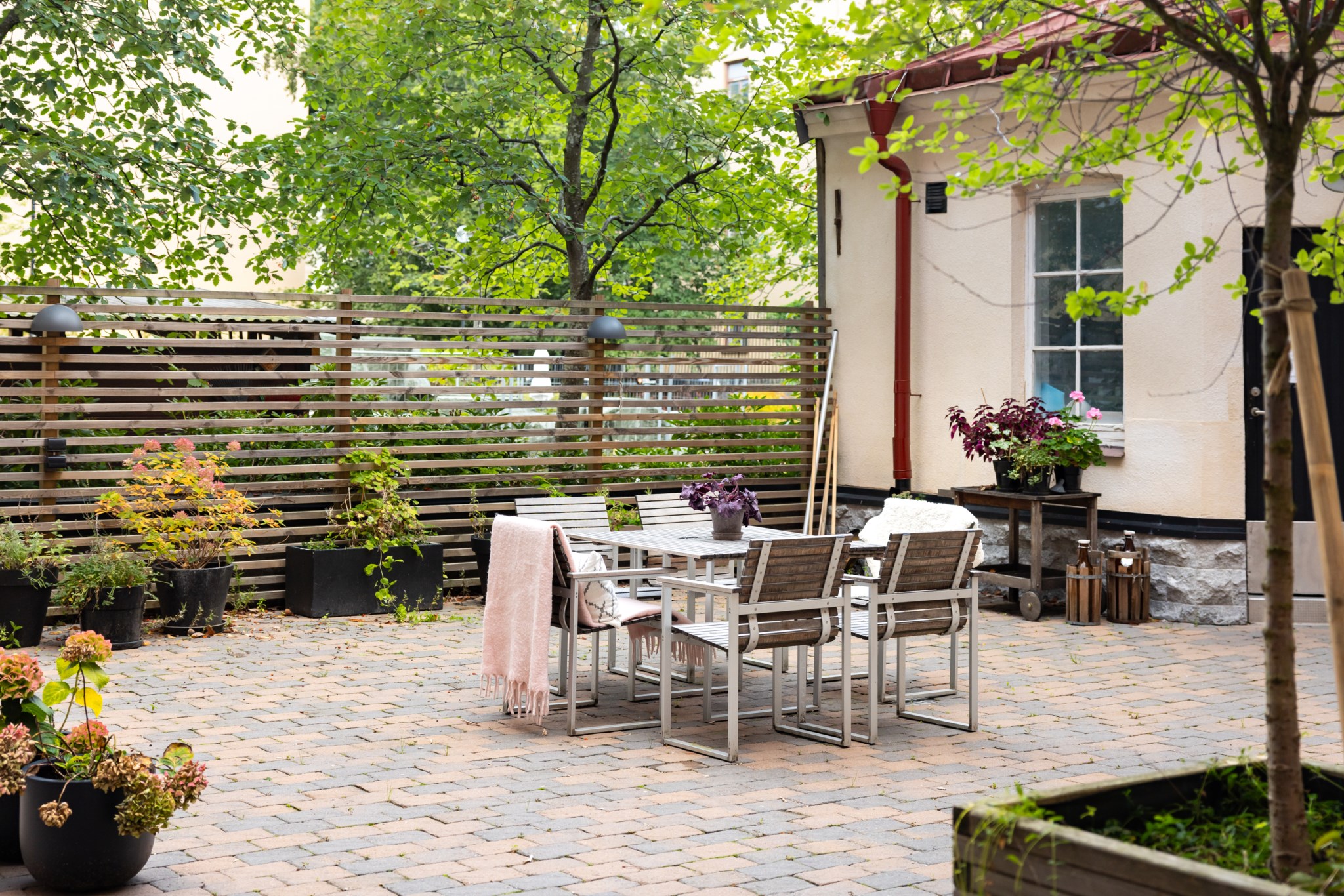 Föreningens mysiga innergård Roslagsgatan 48