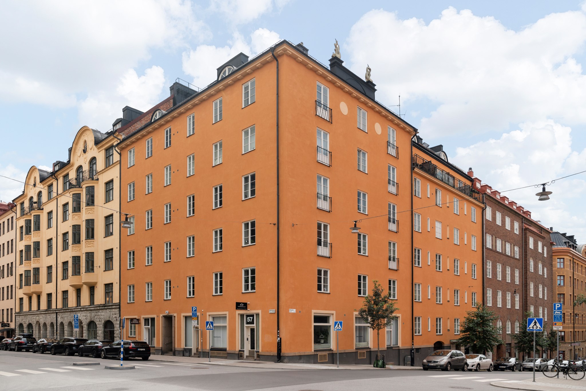 Vacker hörnfastighet Döbelnsgatan 57, 4 tr