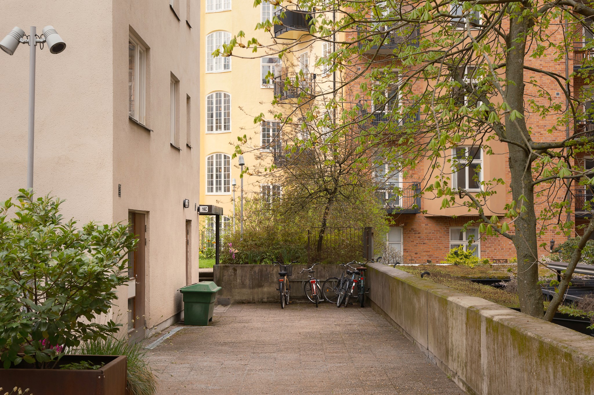 Innergård Birkagatan 16C, 4 tr ög