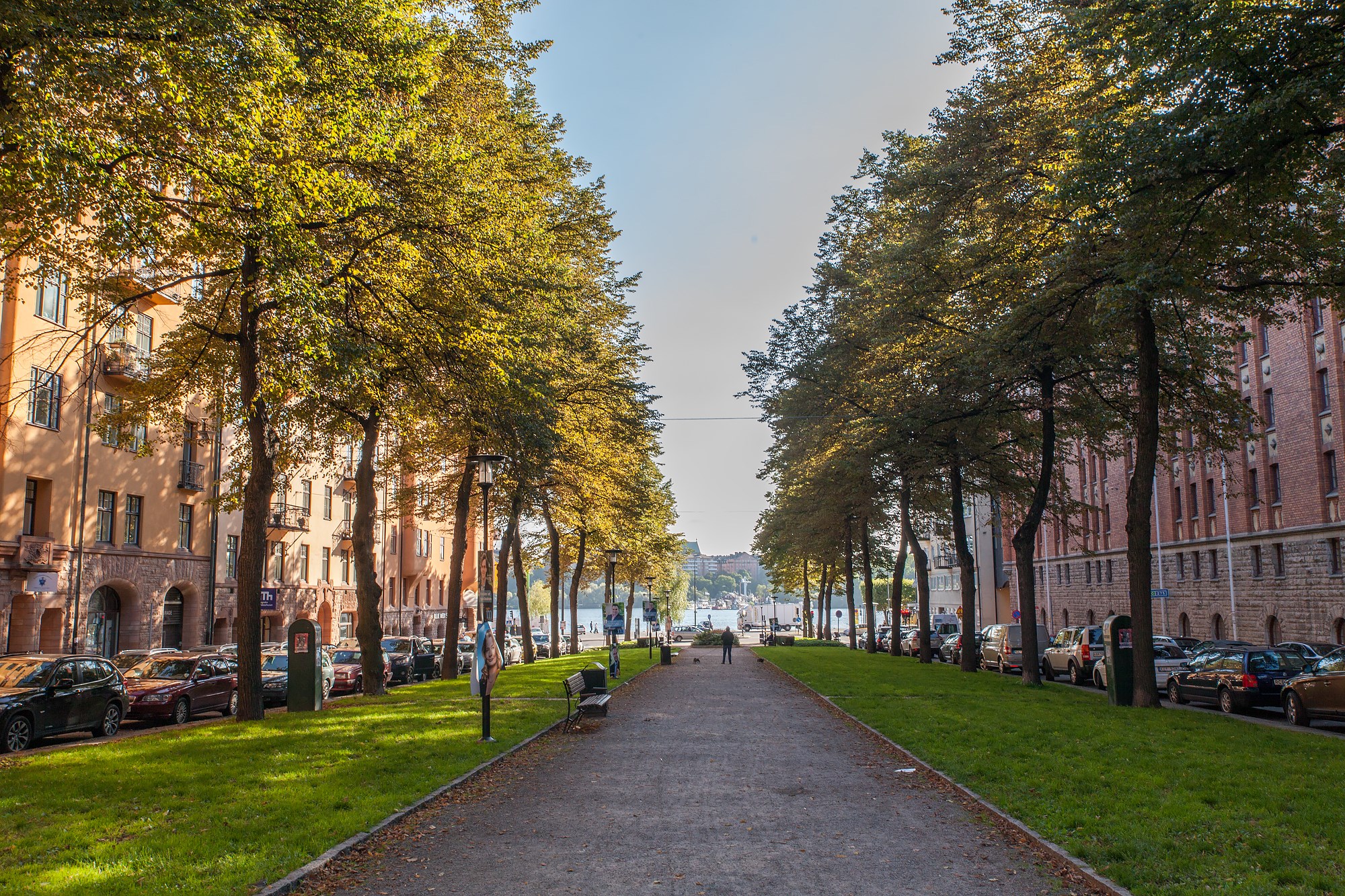 Kungsholmstorg bara några minuters promenad från lägenheten Kungsbro strand 25, 3tr