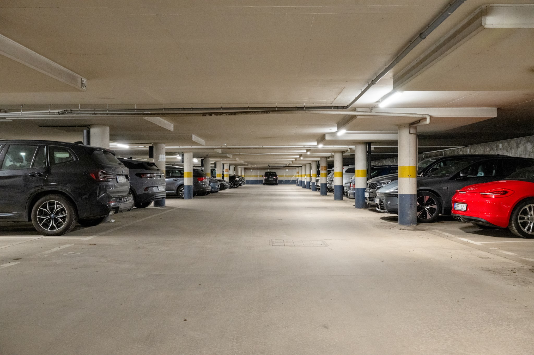 Garage med kort kö för endast ca 1 400 kr/månad Tulegatan 42, 6 tr