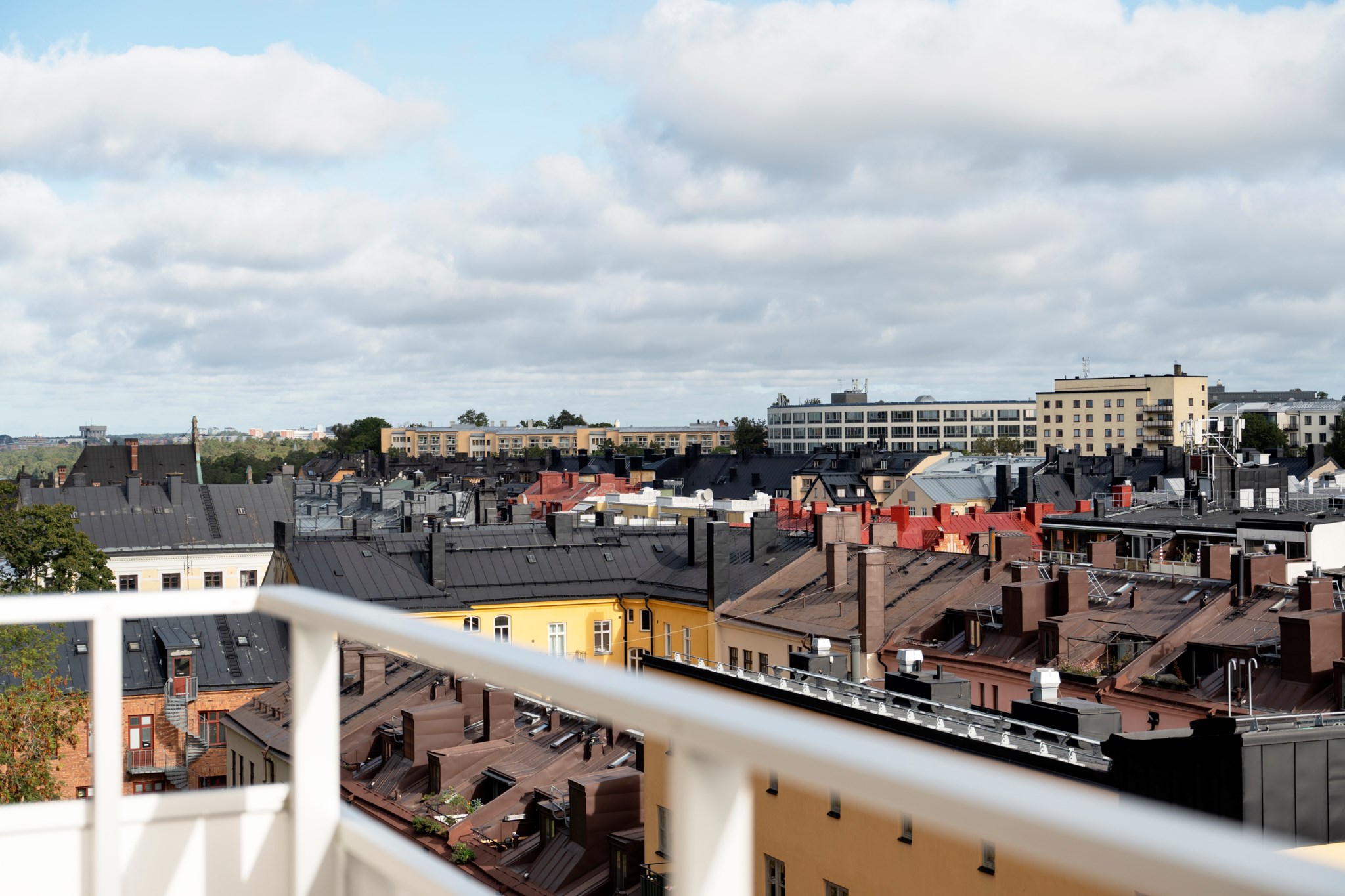Balkong med fri vy över Stockholm Tulegatan 42, 6 tr