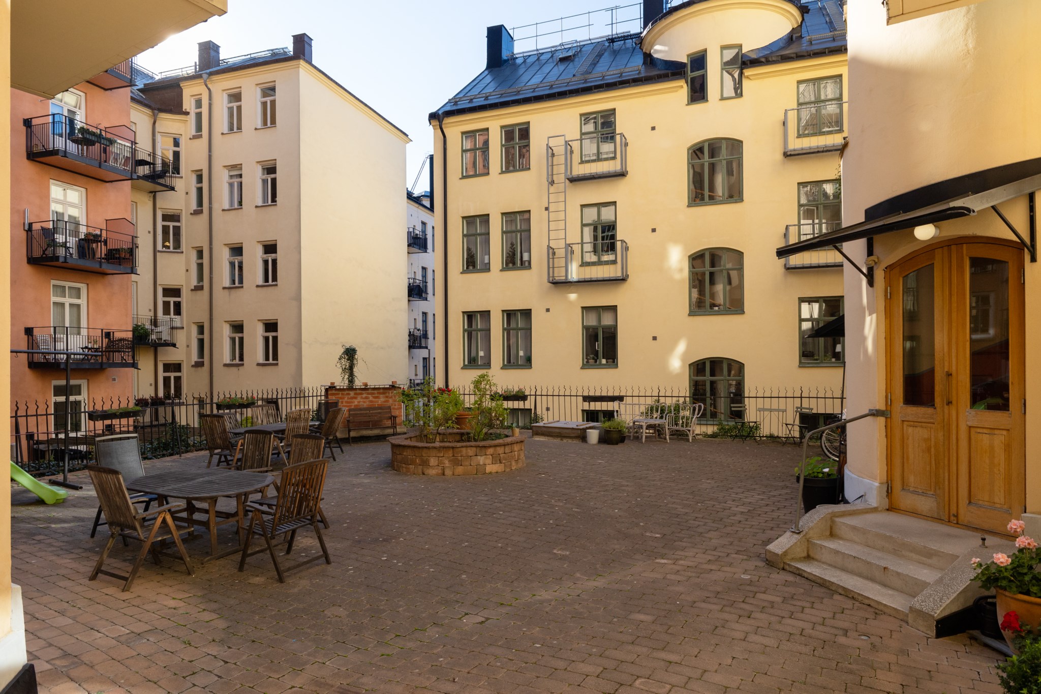 Föreningens fina innergård Tomtebogatan 31, 3 tr