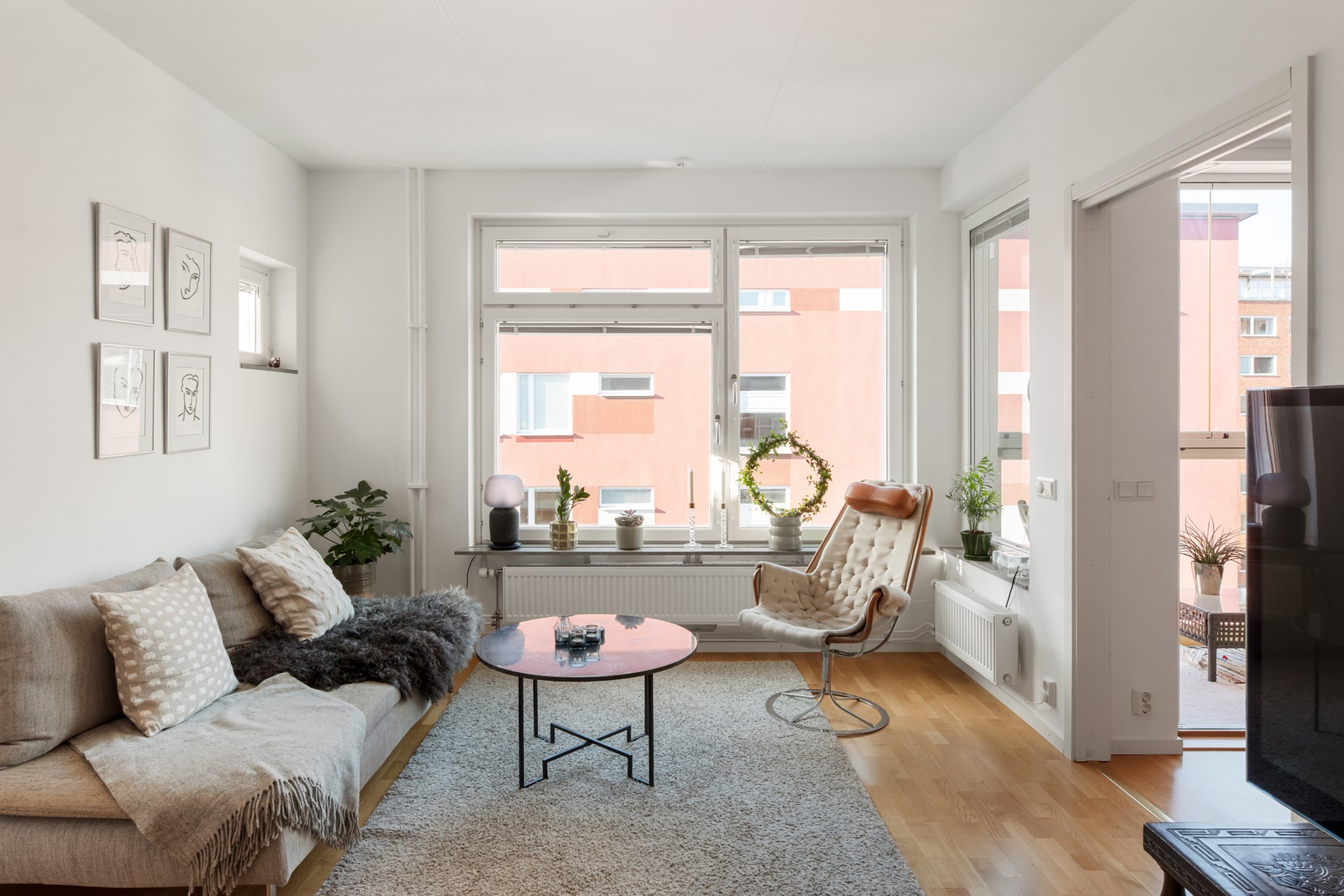 Socialt sällskapsrum med härligt ljusinsläpp Gröndalsvägen 111, 6 tr