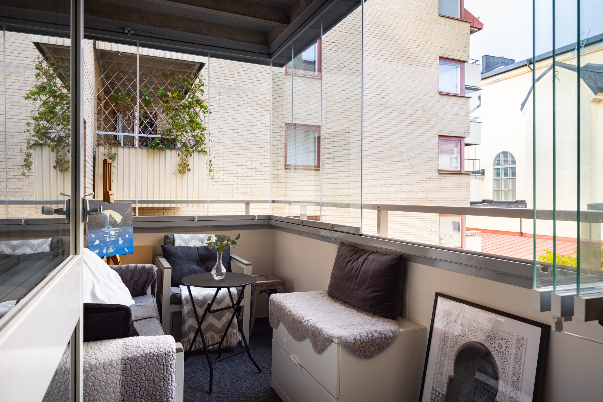 Stor inglasad balkong Brunnsgatan 18, 2 tr