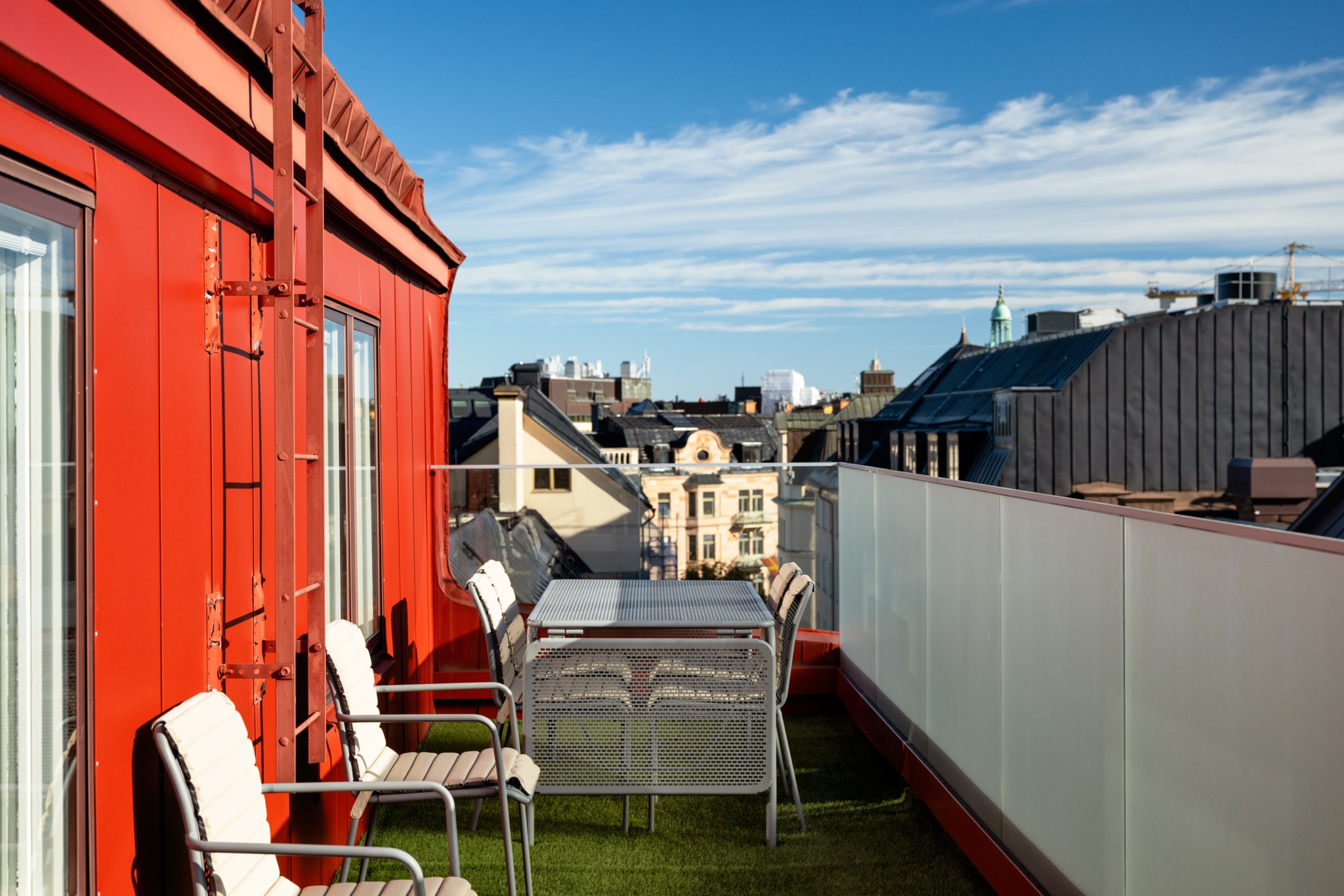 Terrass med vacker vy över himmel och takåsar Regeringsgatan 70D, 5 tr
