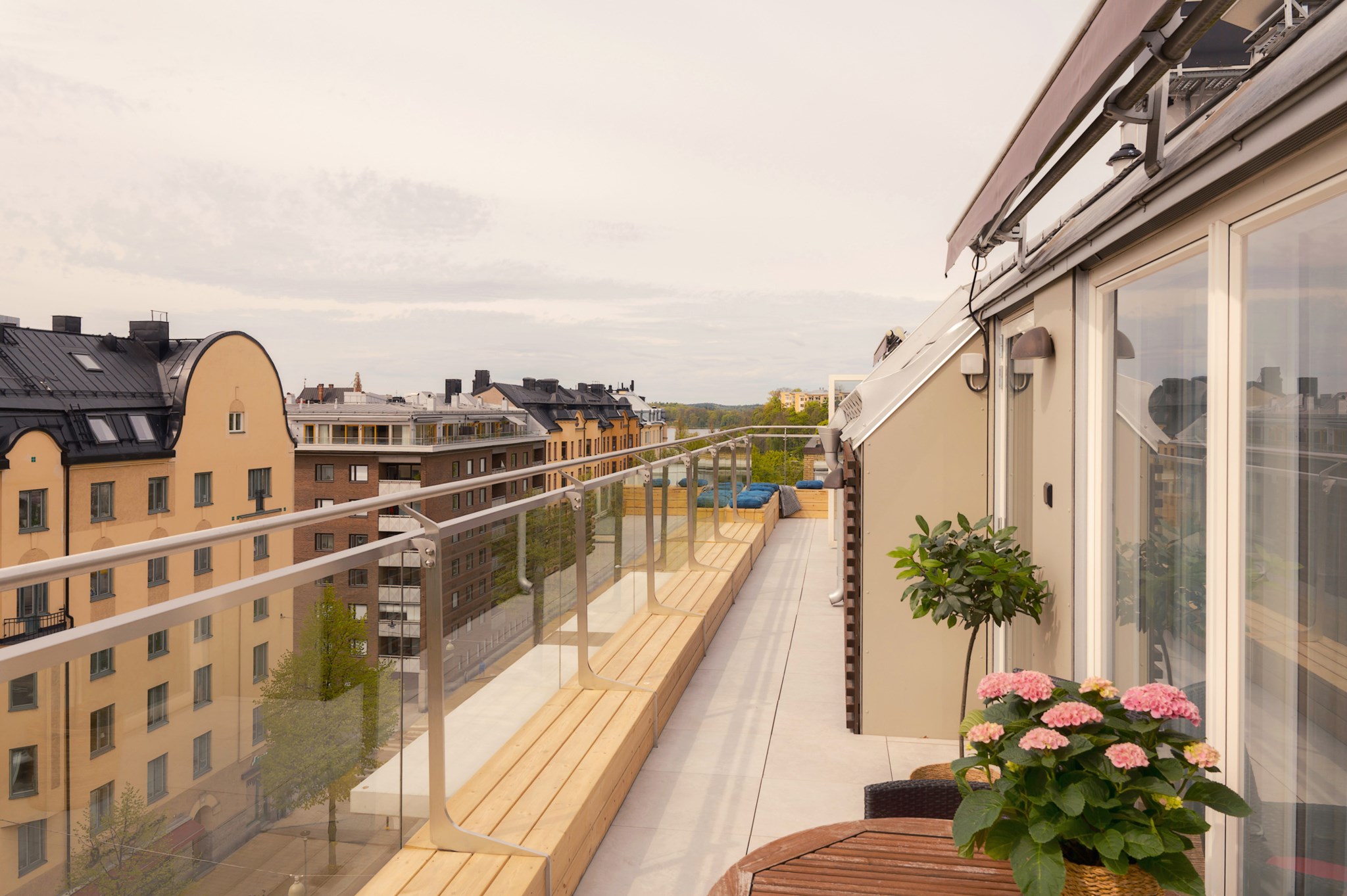 Generös terrass Birger Jarlsgatan 122, 7 tr