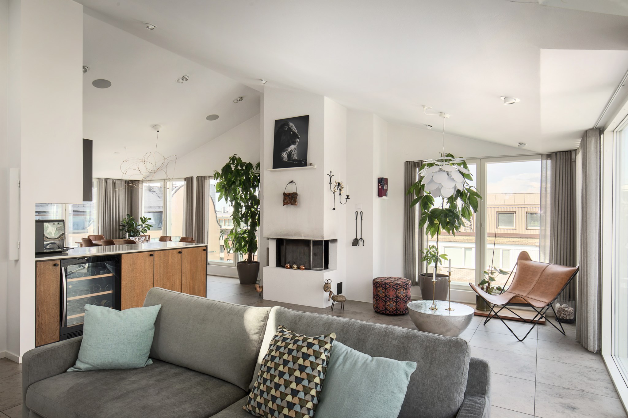 Sällskapsrum med ca 3,50 i nock Birger Jarlsgatan 122, 7 tr