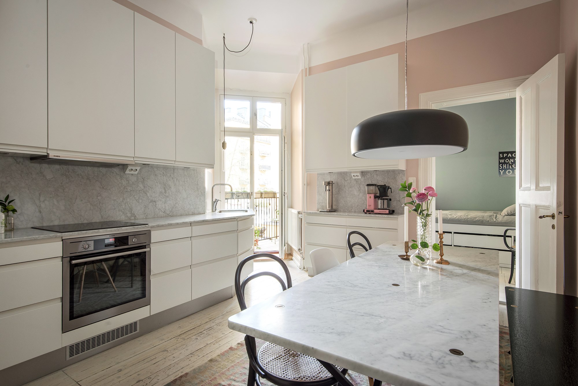 Kök med bänkskivor i carrara marmor Birger Jarlsgatan 98, 2 tr