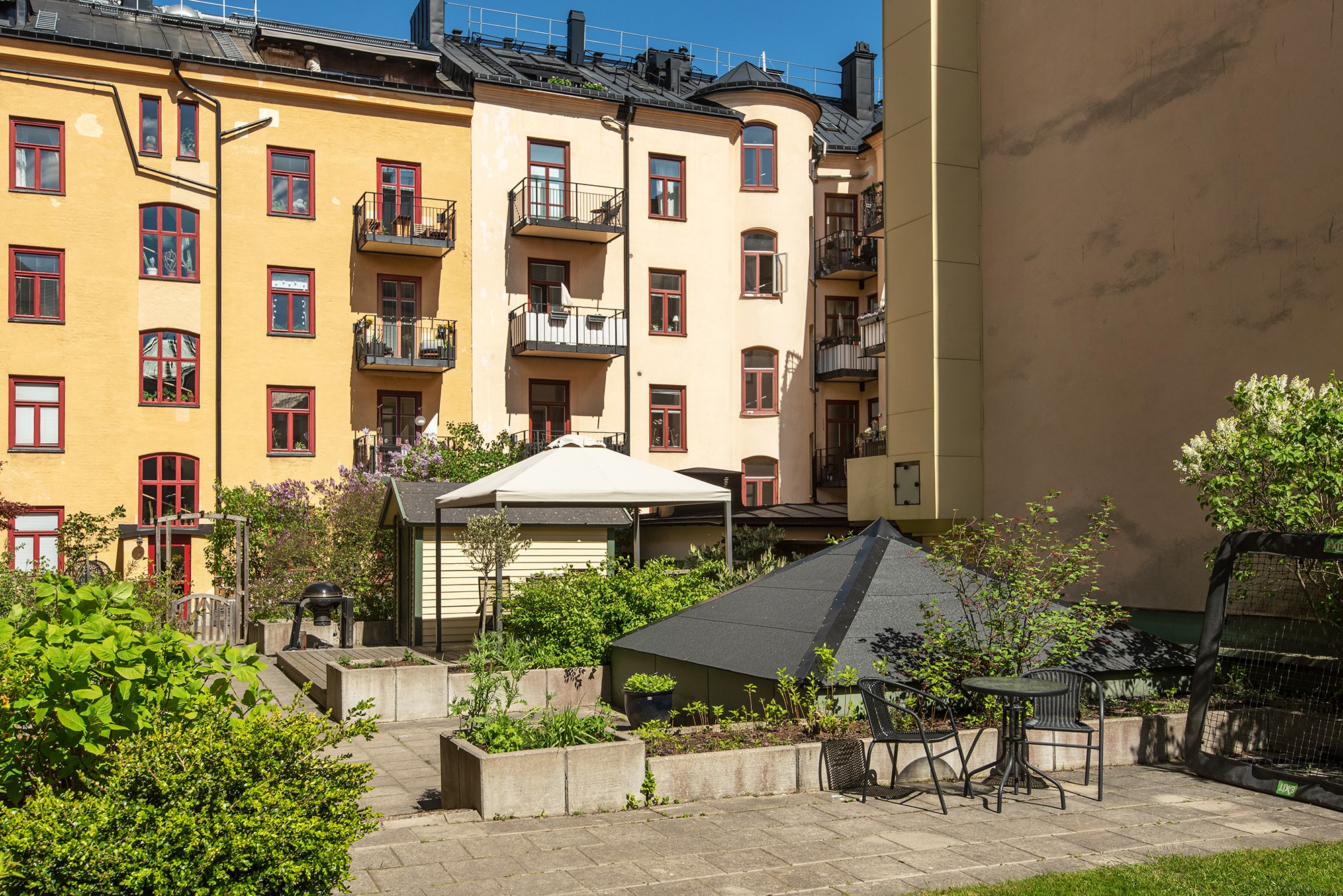 Föreningens gemensamma innergård Fridhemsgatan 46
