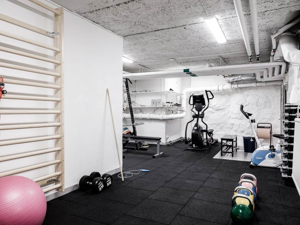 Föreningens välutrustade gym i källaren Valhallavägen 42, 2tr, gårdshus