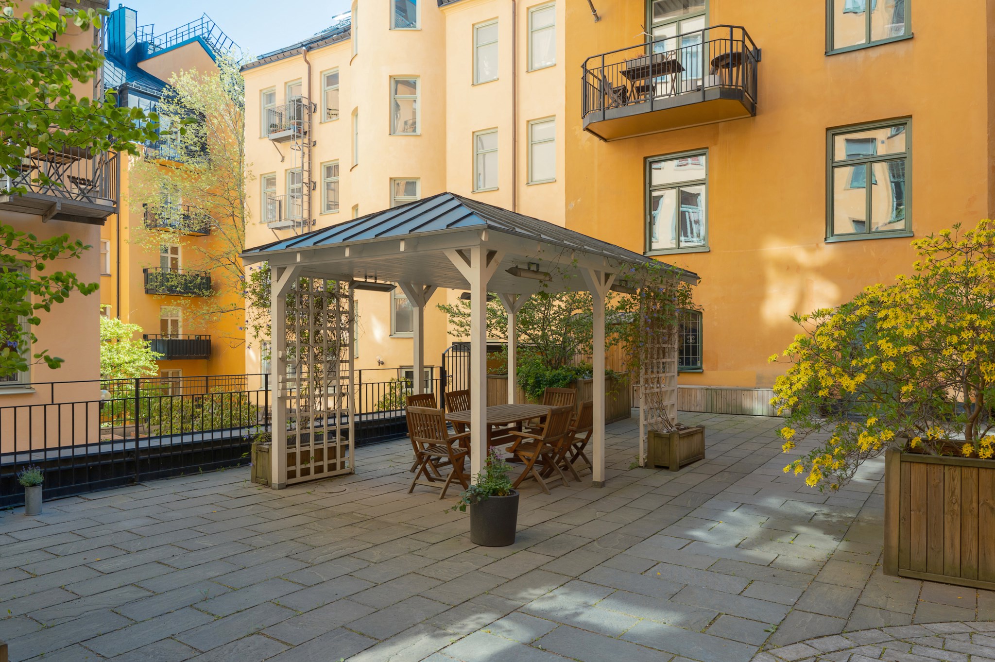 Föreningens mysiga innergård Rörstrandsgatan 60, vån 6/6