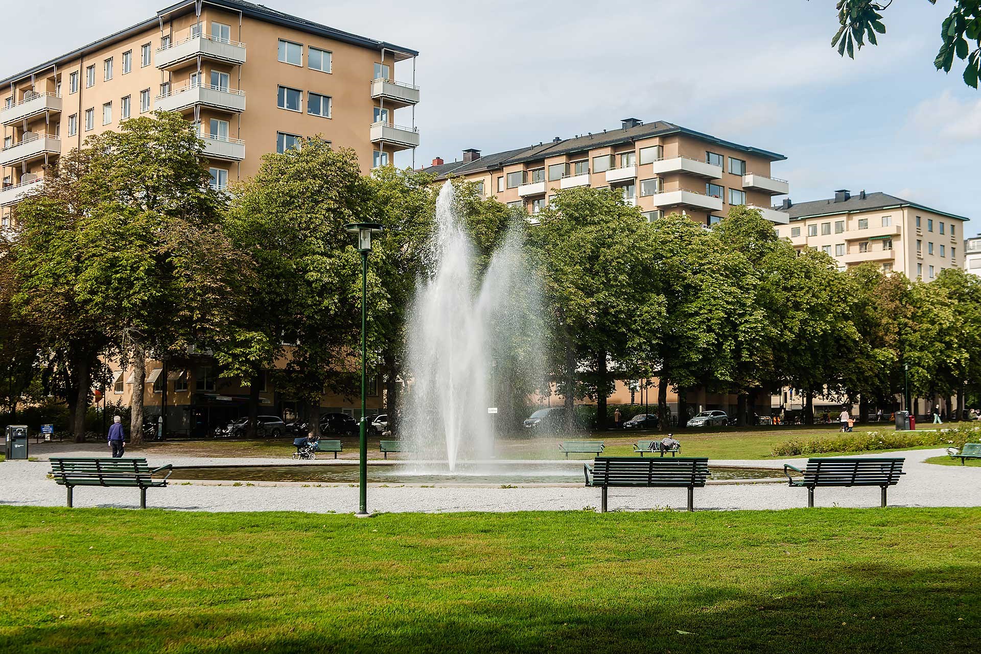 Sommar i Tessinparken Furusundsgatan 14, 8tr
