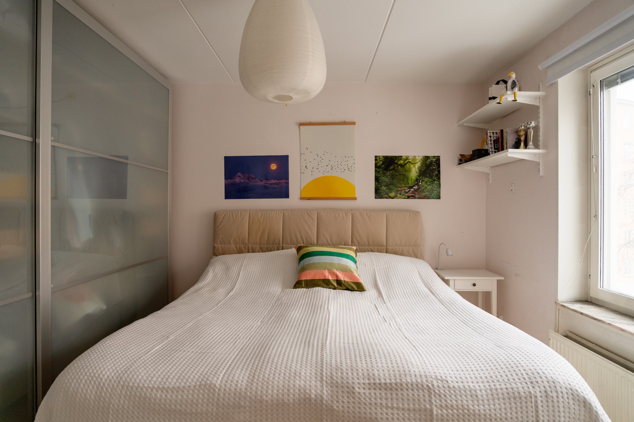 Master bedroom med generös förvaring Starrängsringen 59, 2 tr