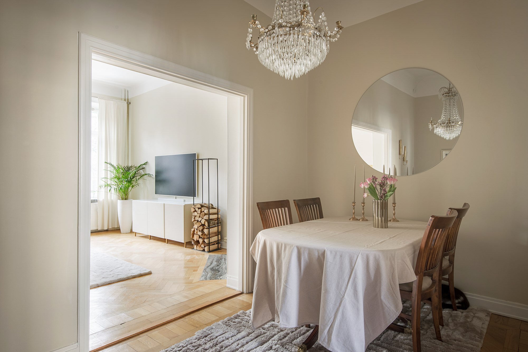 Matsal i anslutning till sällskapsrum Karlavägen 73, 2 tr