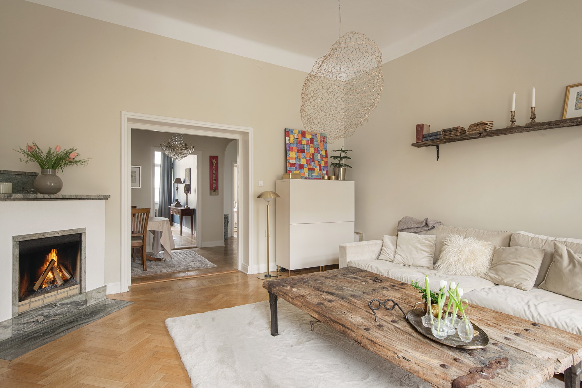 Sällskapsrum med fungerande öppen spis Karlavägen 73, 2 tr