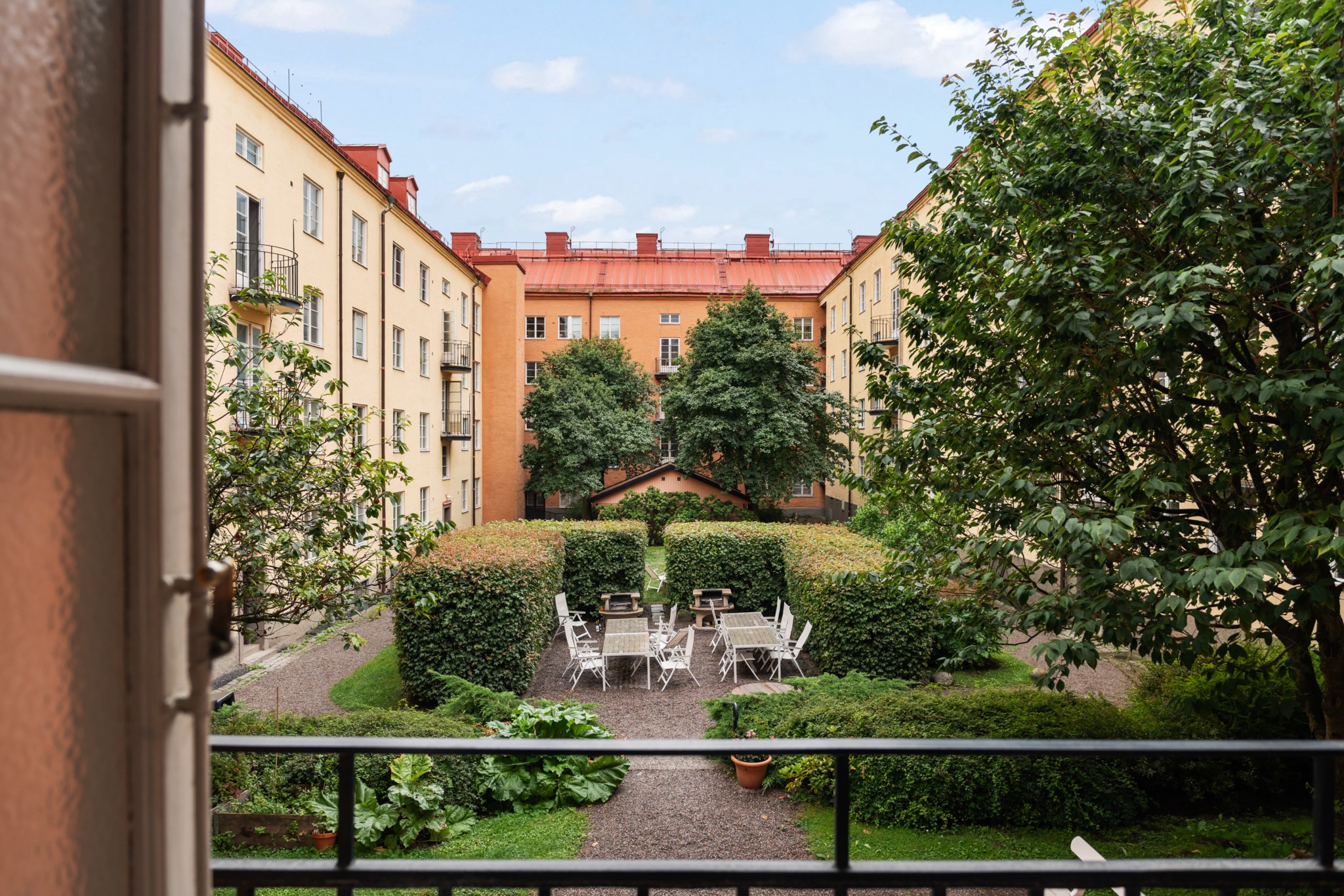 Föreningens lummiga innergård Creutzgatan 8, 2tr