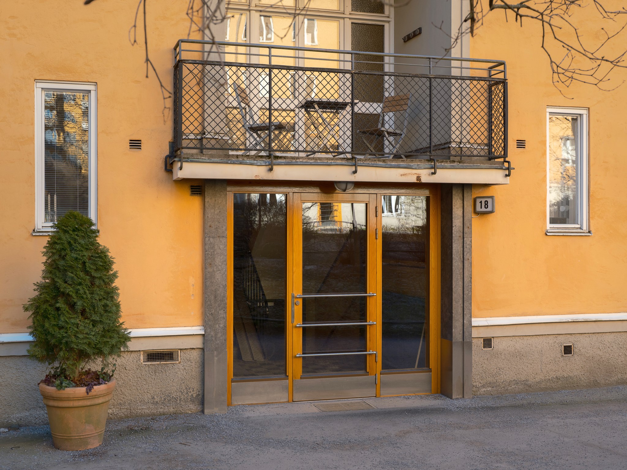 Port - Pontonjärgatan 18 Pontonjärgatan 18