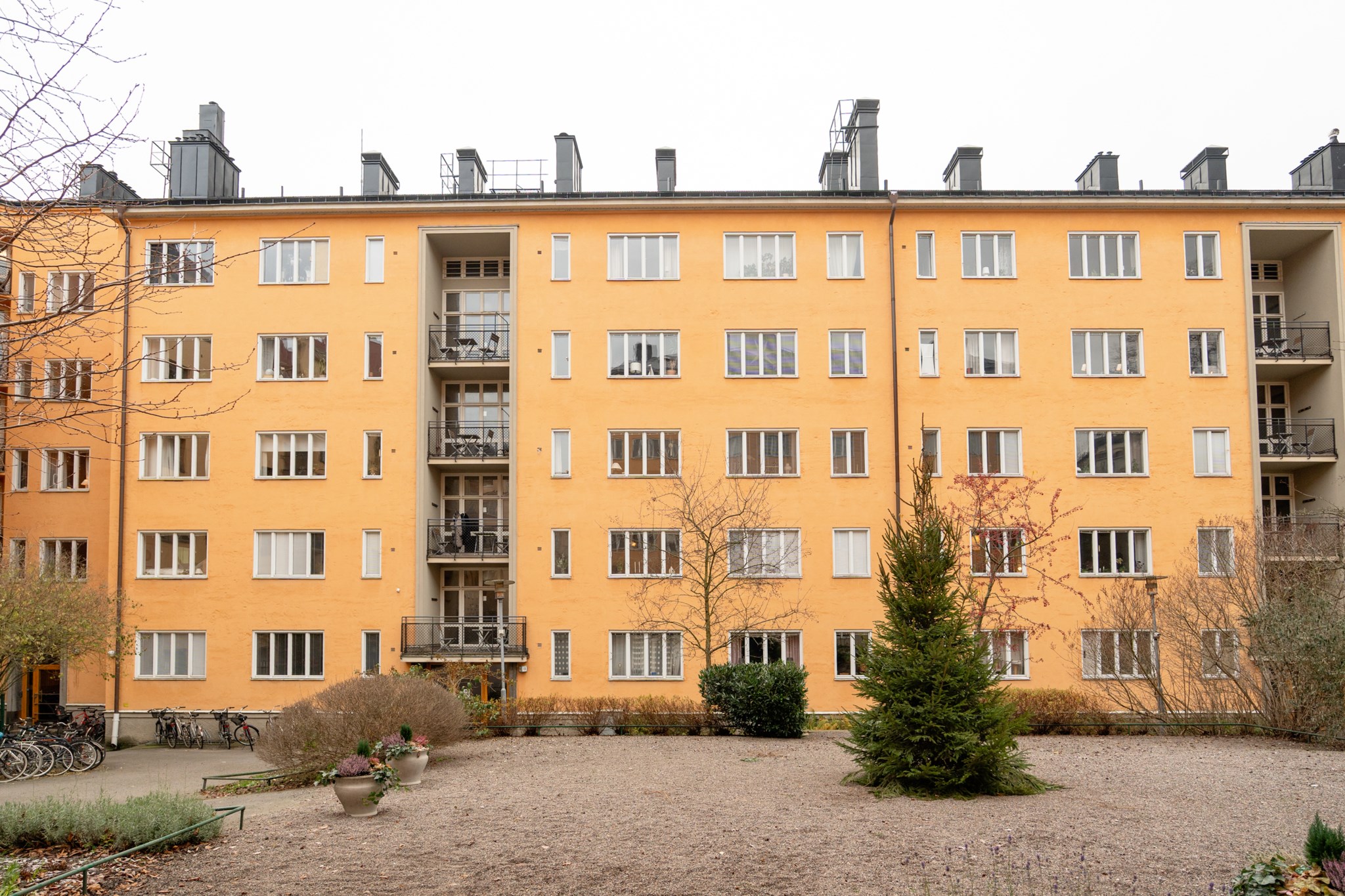 Vacker byggnad med charm från dess byggår Pontonjärgatan 18