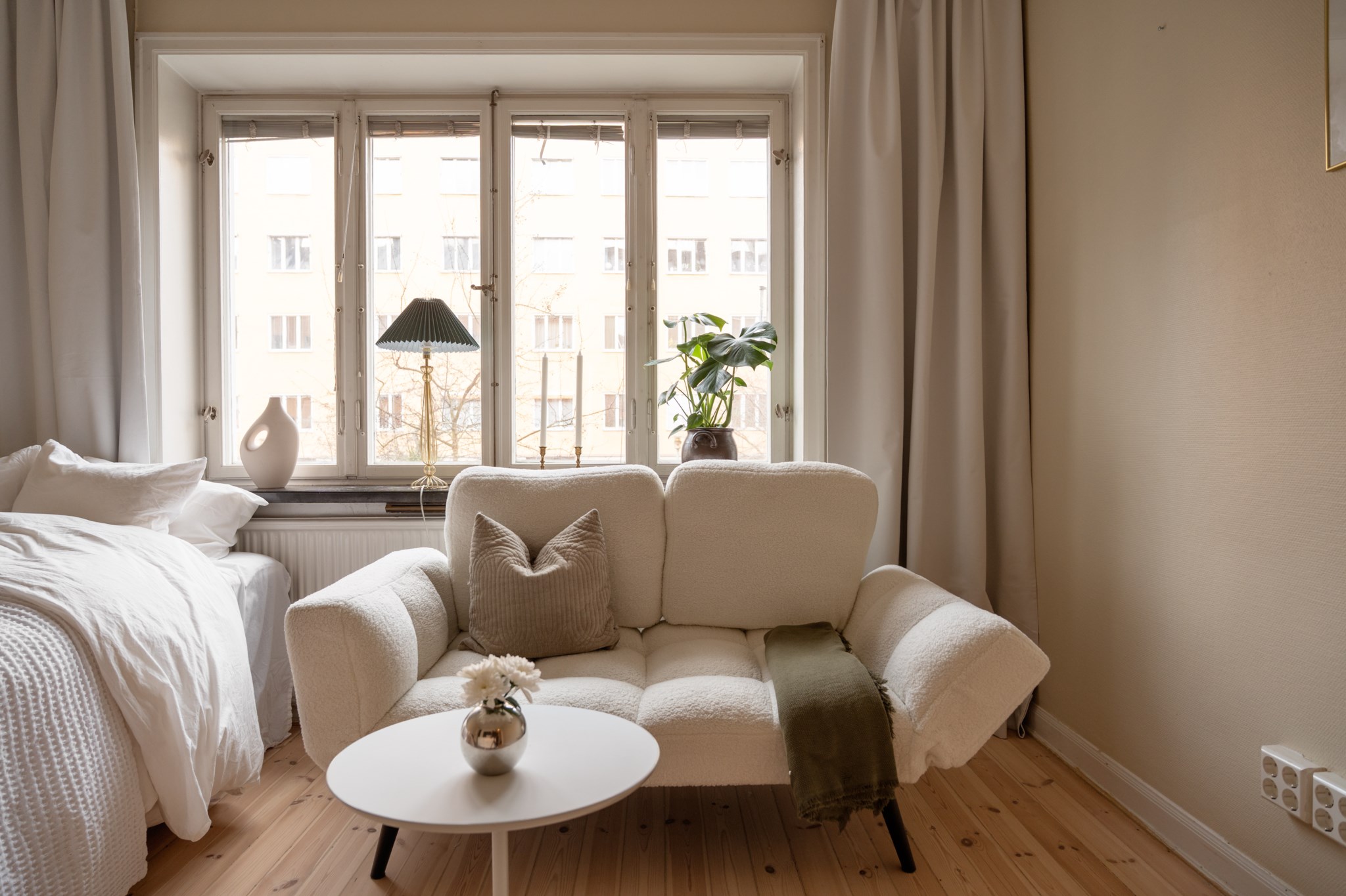 Plats för fullgott möblemang Pontonjärgatan 18