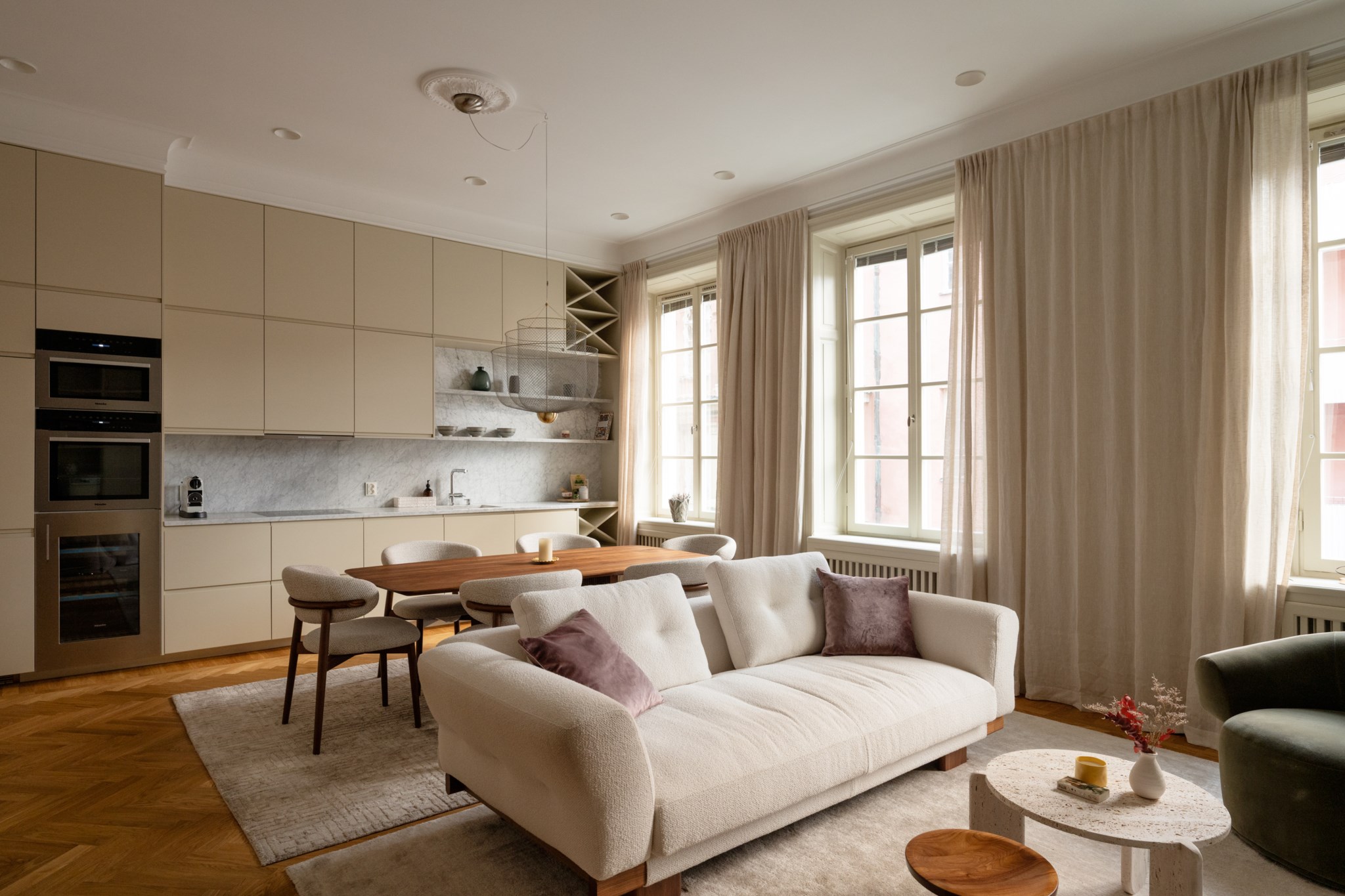 Sällskapsrum med 3,30 meter i tak Floragatan 17A, 1 tr