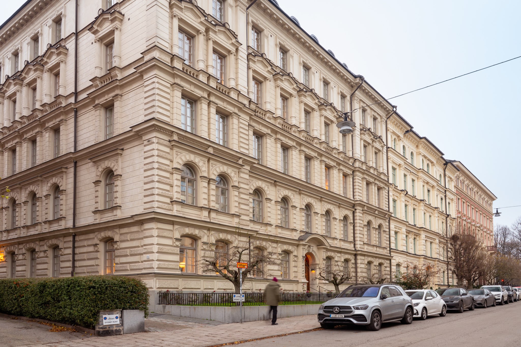 Vackert utsmyckad fasad Floragatan 17A, 1 tr