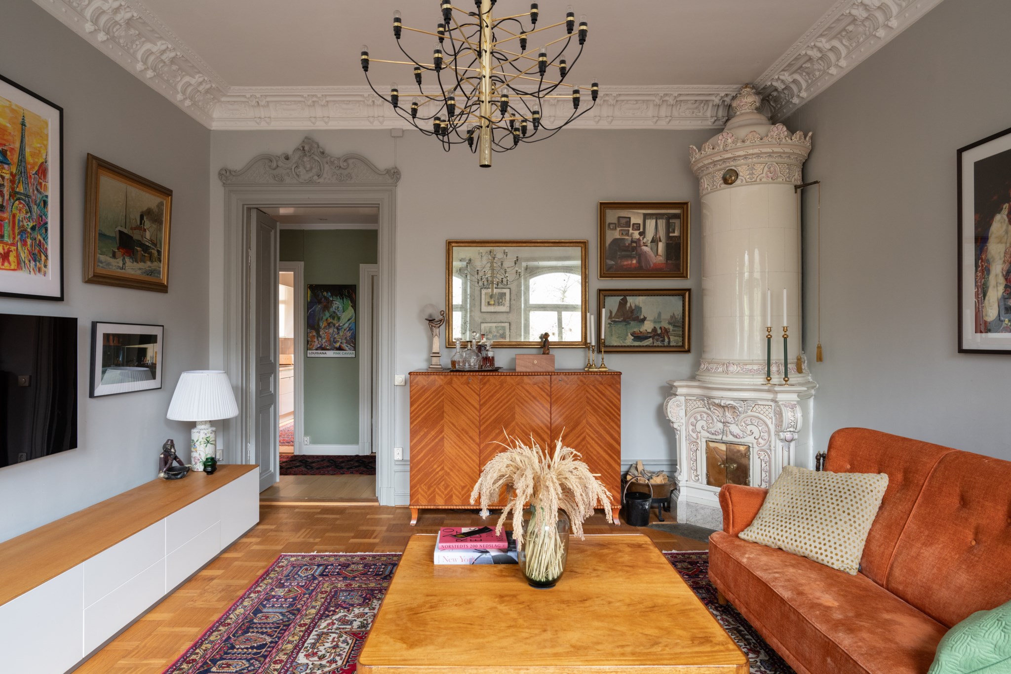 Sällskapsrum med fungerande kakelugn Parkgatan 6