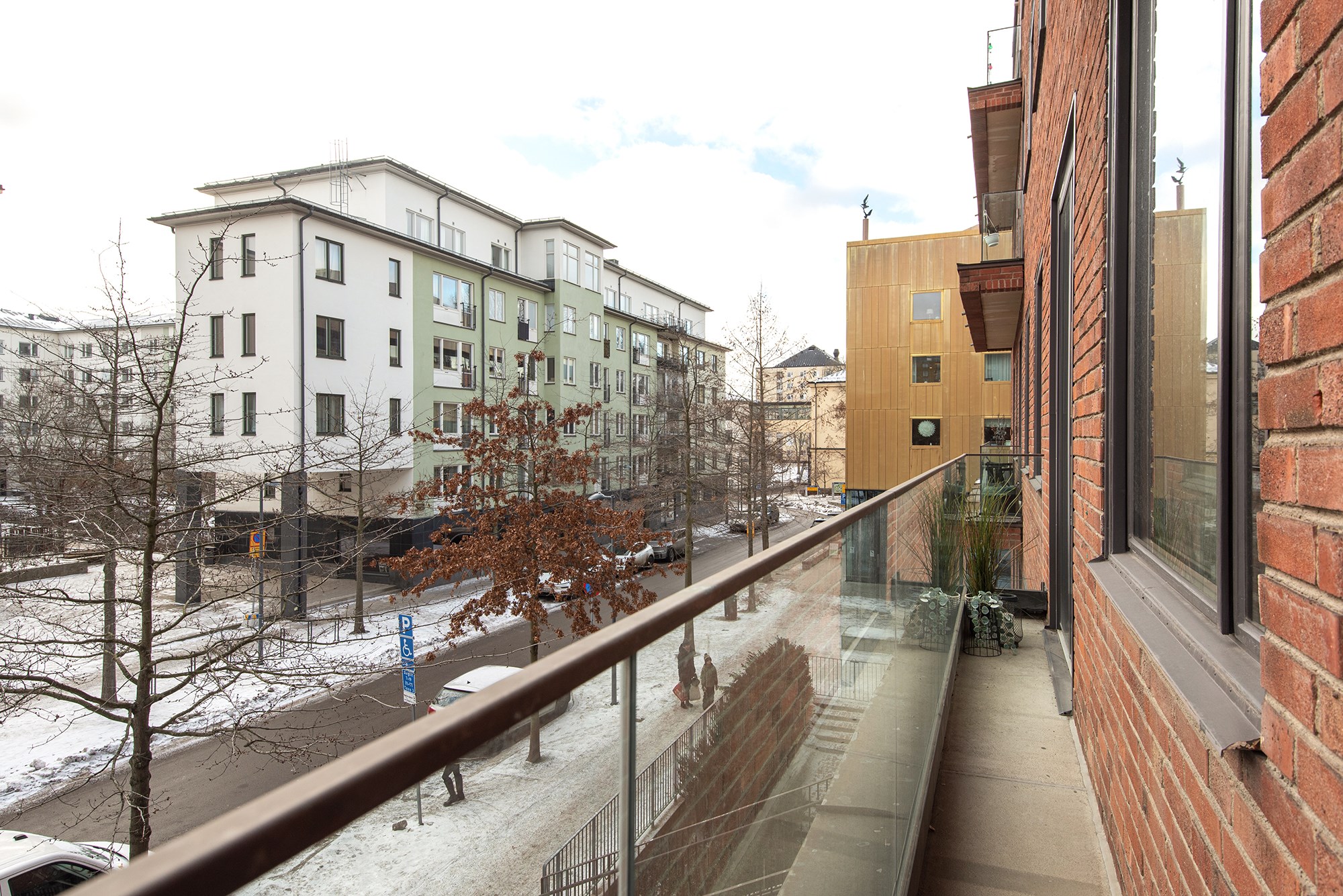 Balkong med glasräcke Eastmansvägen 8B, 1 tr