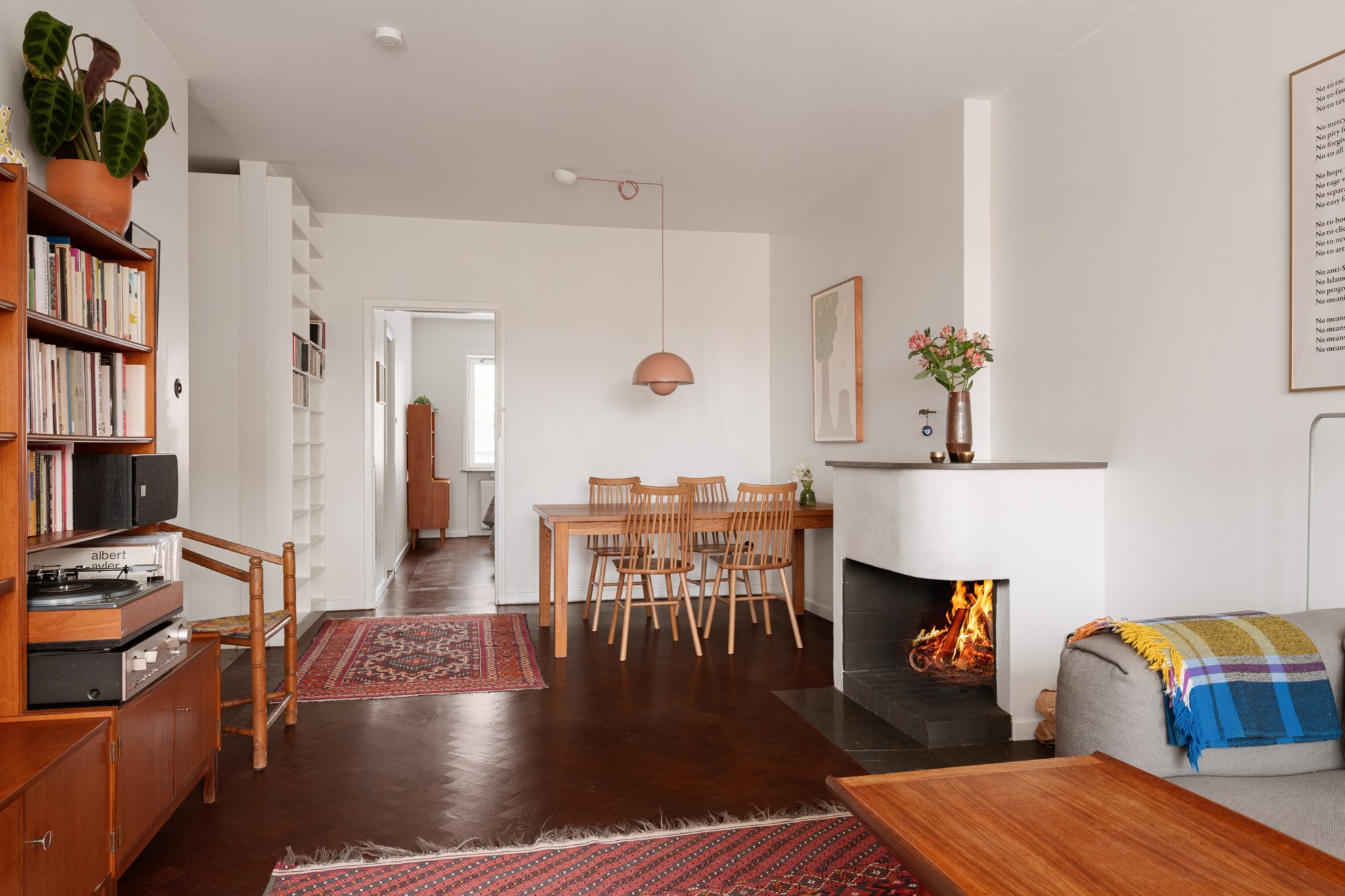 Sällskapsrum med fungerande öppen spis Körsbärsvägen 8, 3 tr