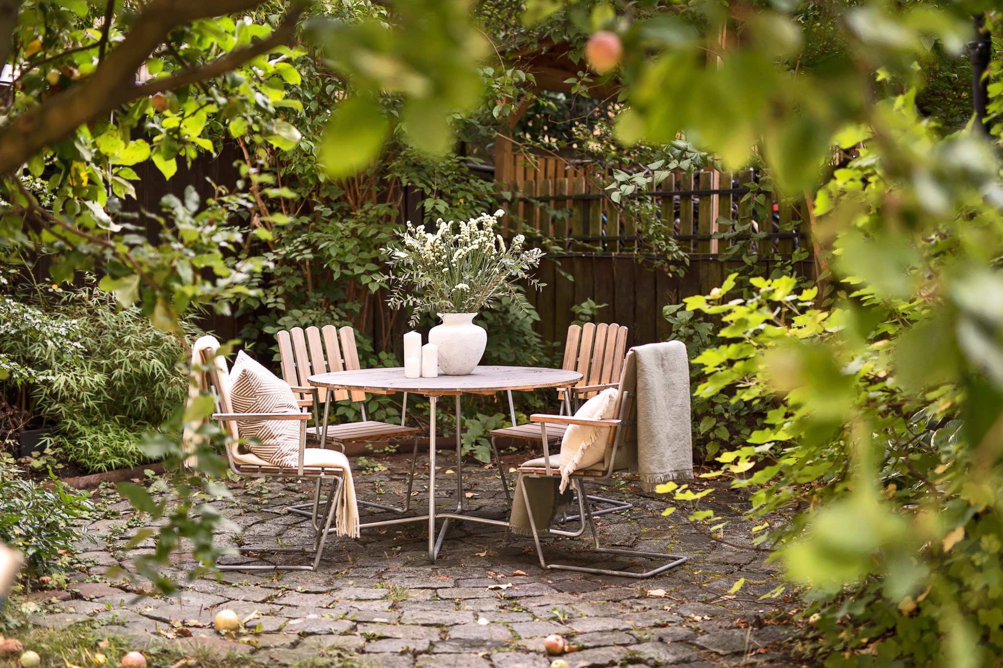 Föreningens innergård sommar Surbrunnsgatan 7, 3 tr