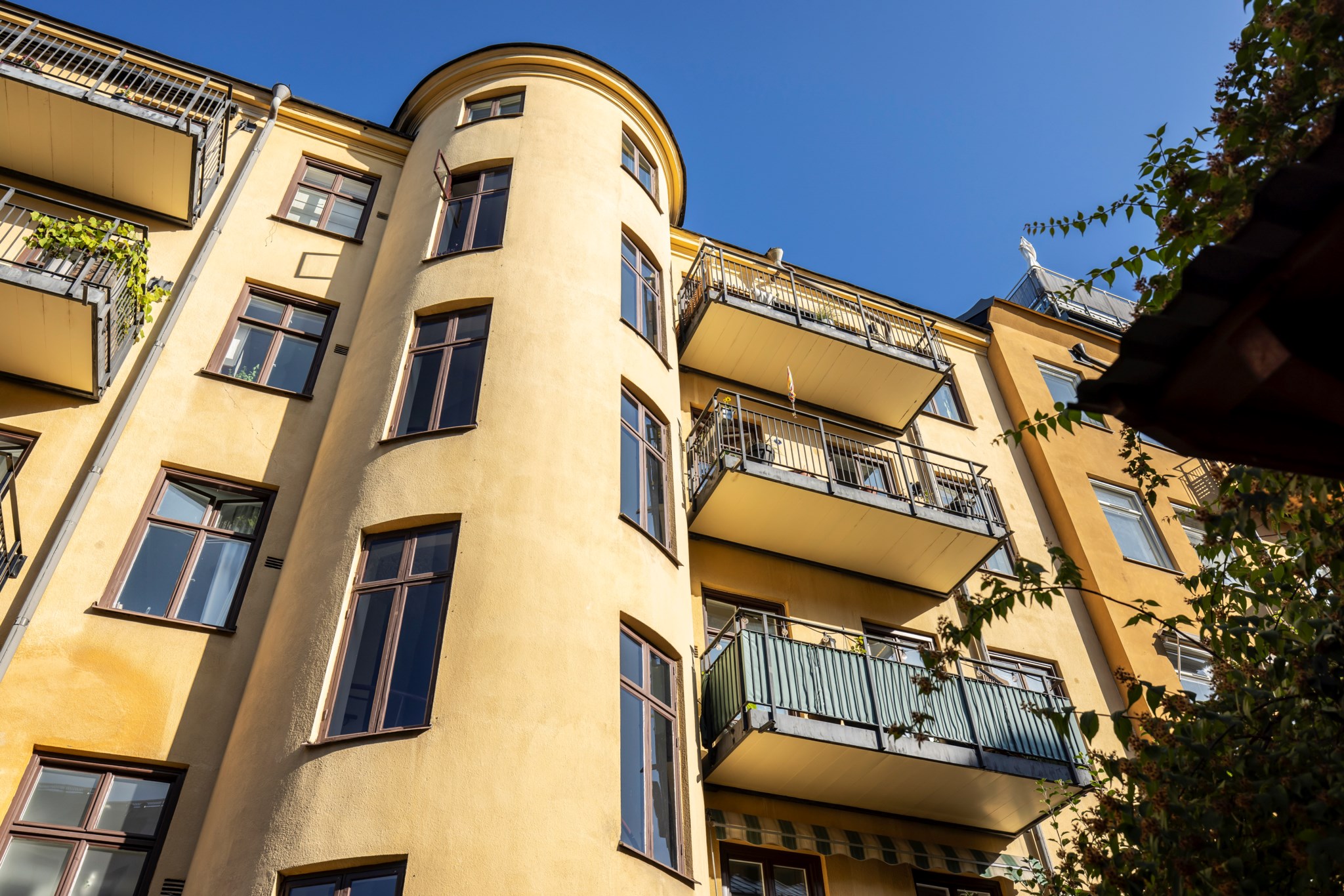 Balkong sommar Surbrunnsgatan 7, 3 tr