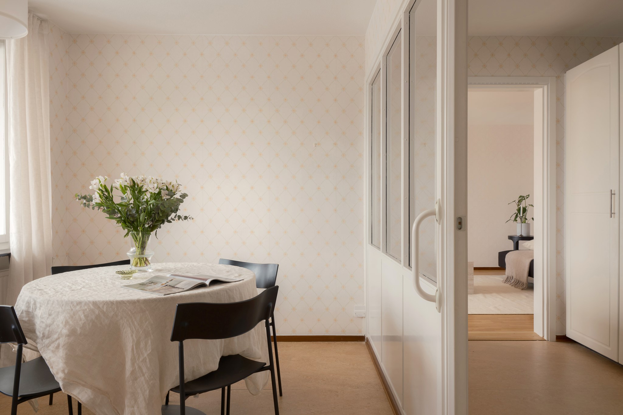 Matrum med internfönster mot hallen Karlaplan 15B, 4 tr