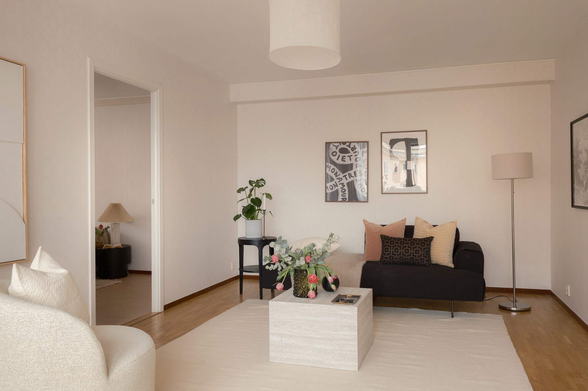 Sällskapsrum med ekparkett Karlaplan 15B, 4 tr