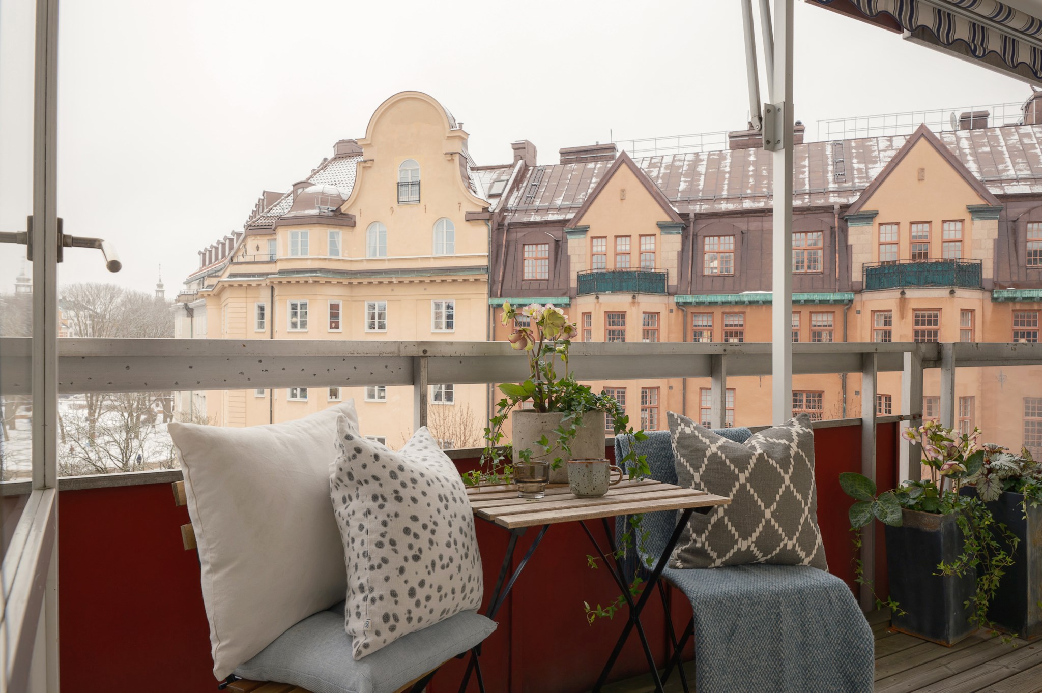 Fantastisk balkong i söder Karlaplan 15B, 4 tr