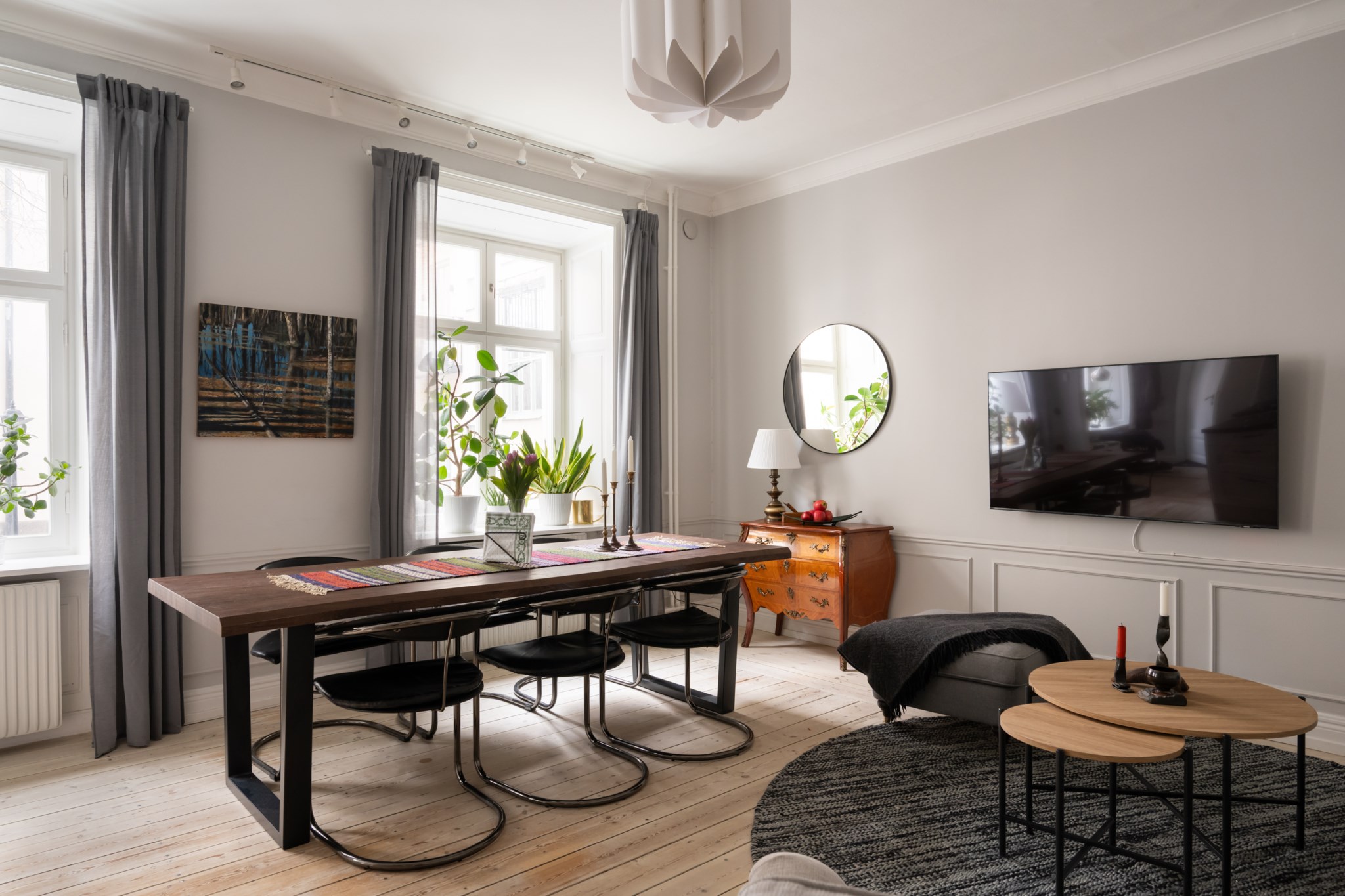 Sällskapsrum med vackra väggpaneler Teknologgatan 7C