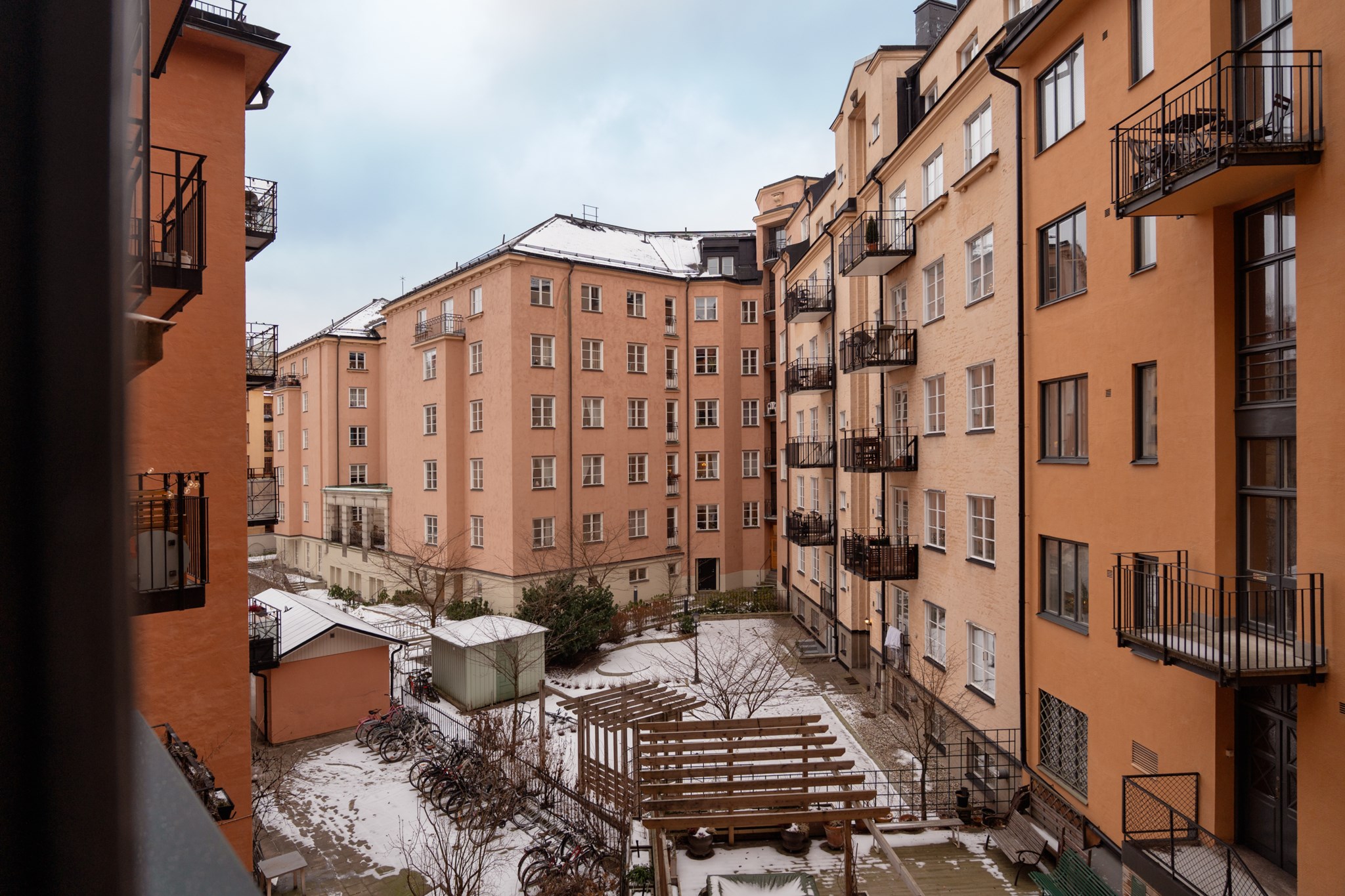 Utsikt mot gård Alströmergatan 51, 2tr