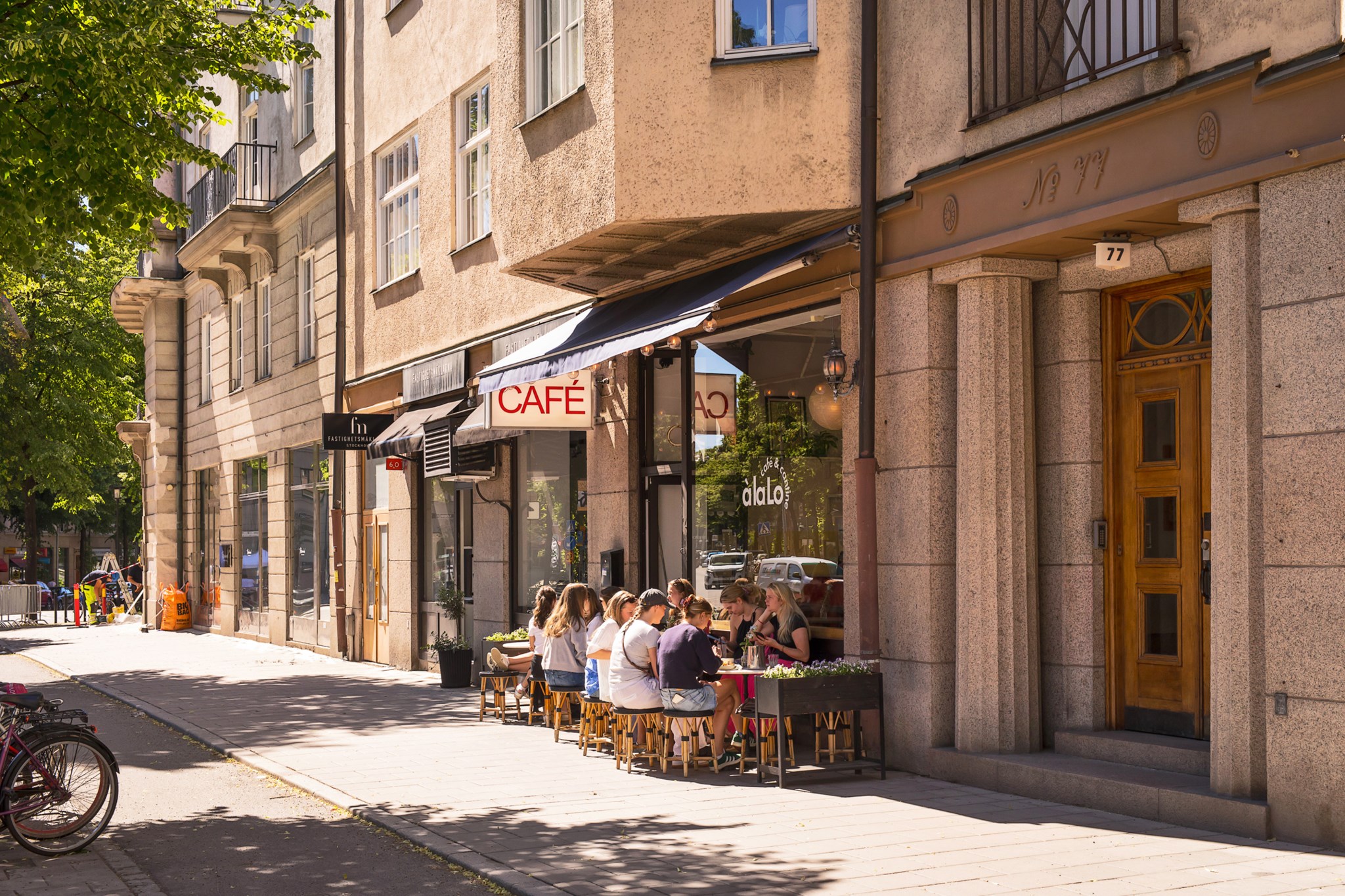 Populära caféer runt hörnet Birger Jarlsgatan 111A