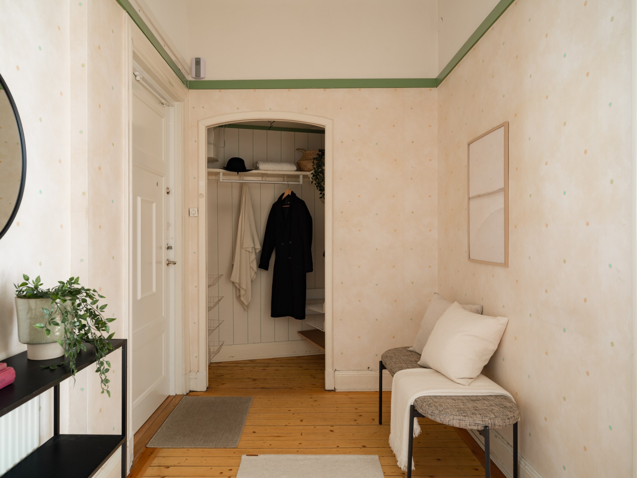 Hall med trivsamt kapprum Rörstrandsgatan 4, 3 tr