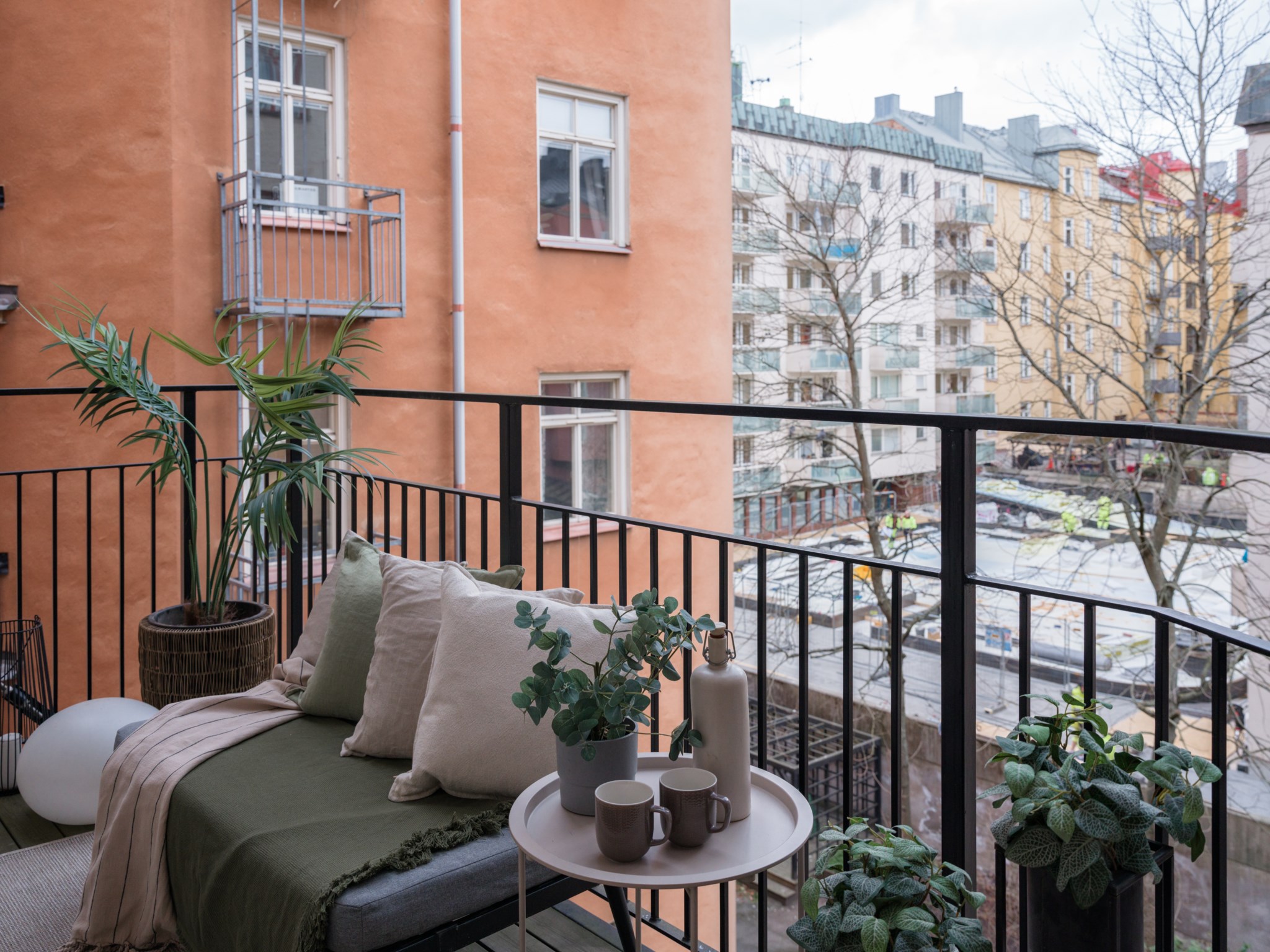 Balkong i lugnt gårdsläge Rörstrandsgatan 4, 3 tr