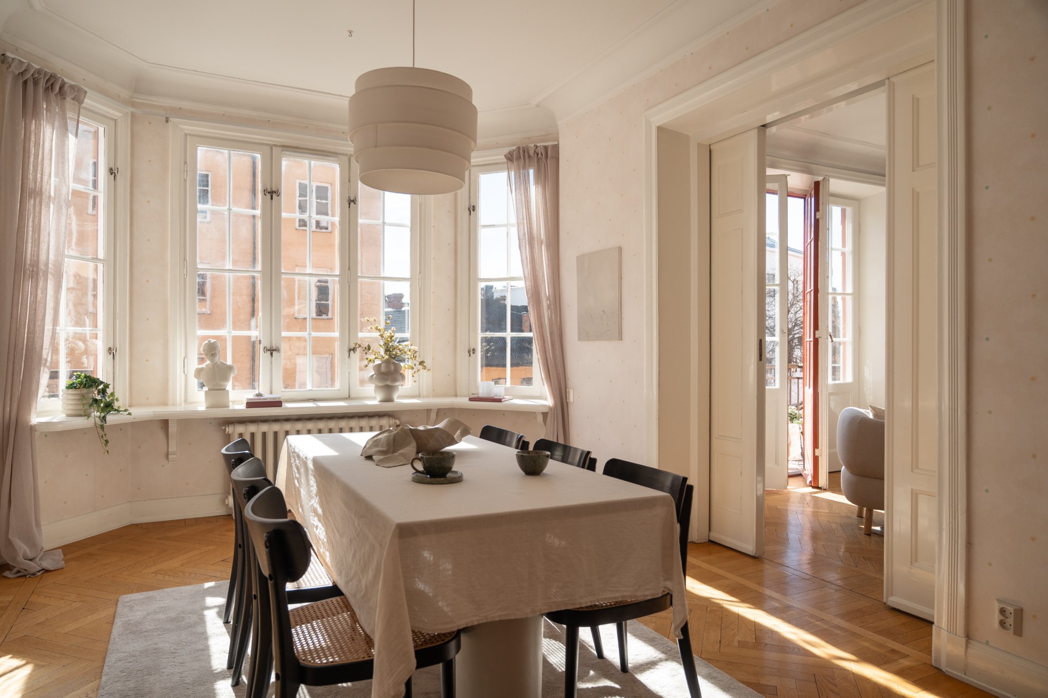 Elegant matsal med burspråk och skjutdörrar Rörstrandsgatan 4, 3 tr