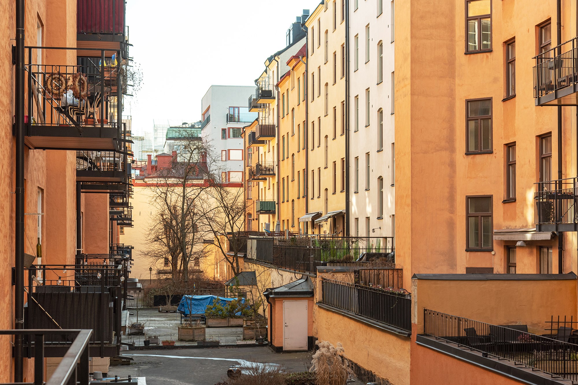 Utsikt mot föreningens innergård Sveavägen 99