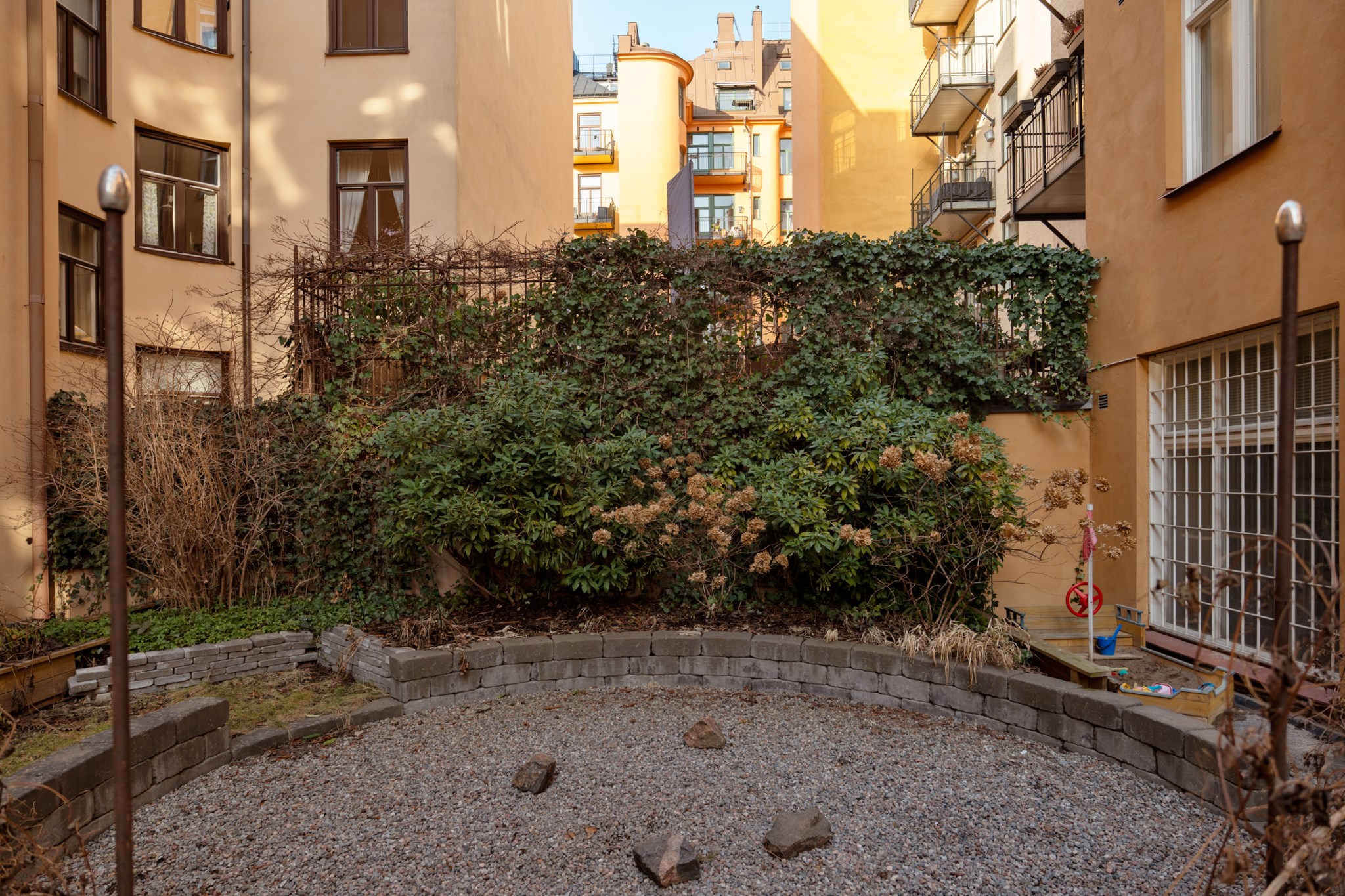 Föreningens innergård Scheelegatan 13, 4tr