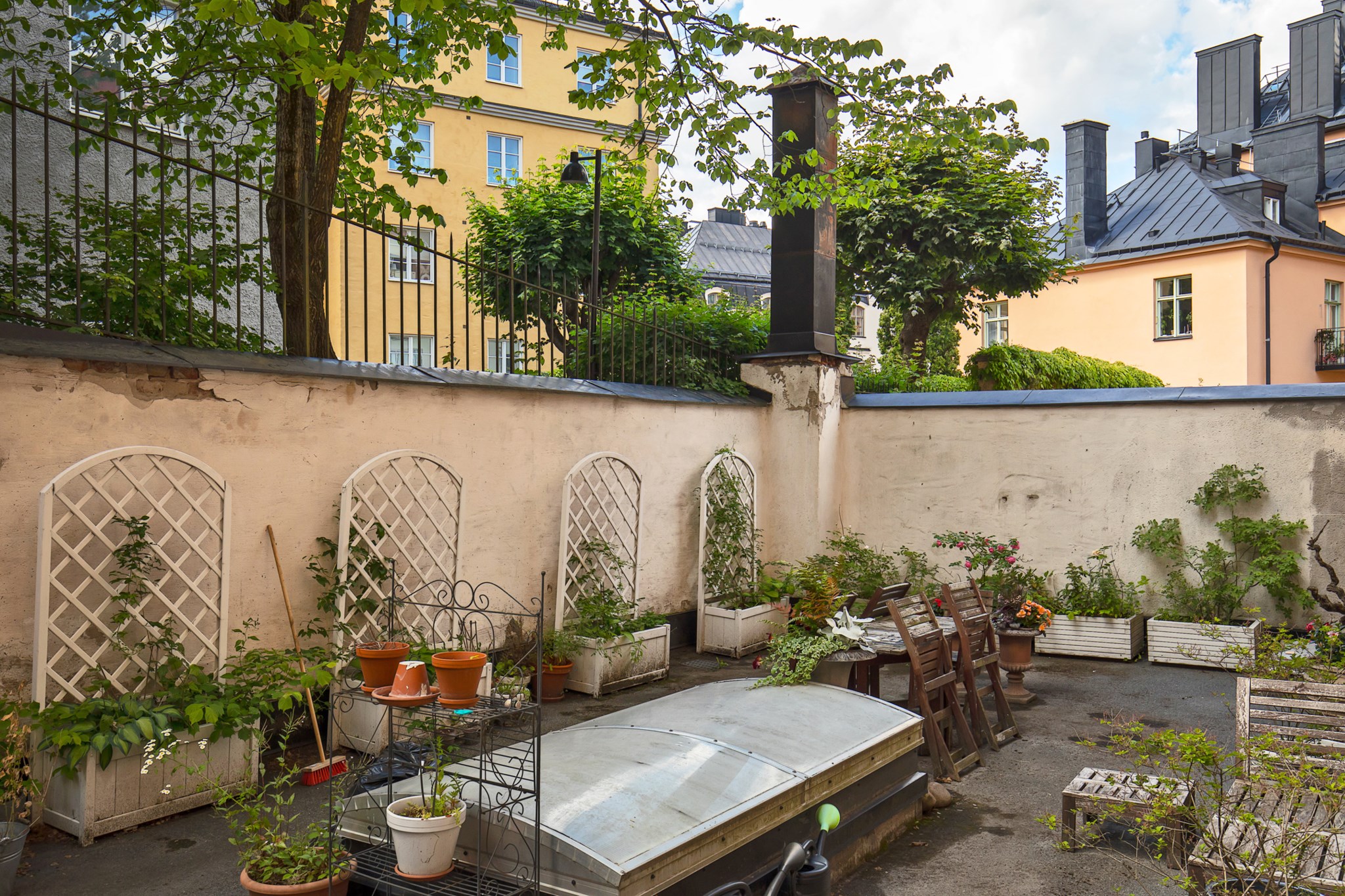 Föreningens mysiga innergård Valhallavägen 22A, 2tr