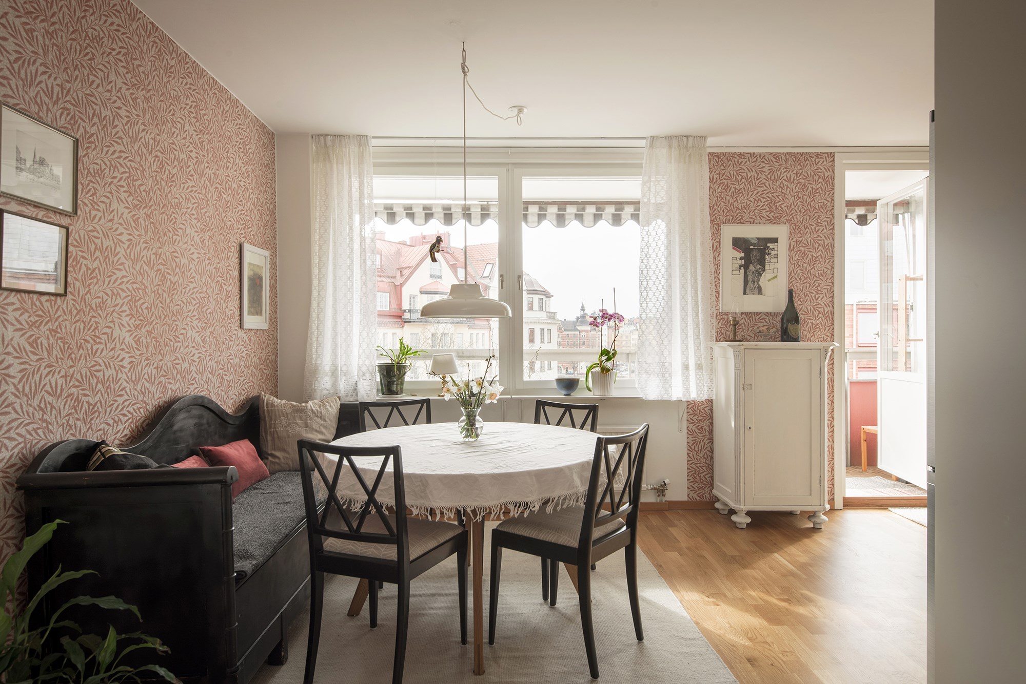 Generös matplats med vacker vy Karlaplan 21C, 4 tr