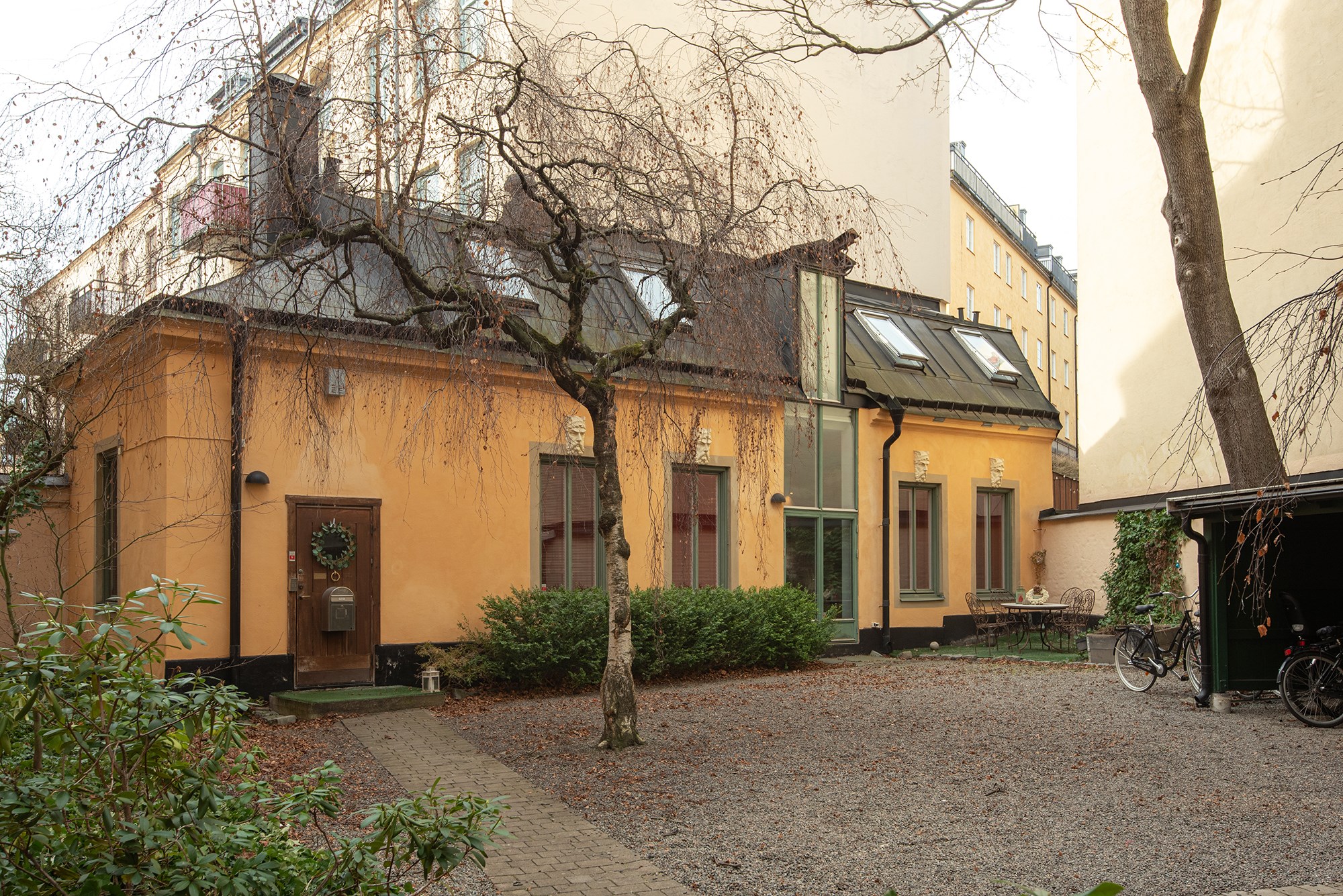 Föreningens mysiga innergård Surbrunnsgatan 4