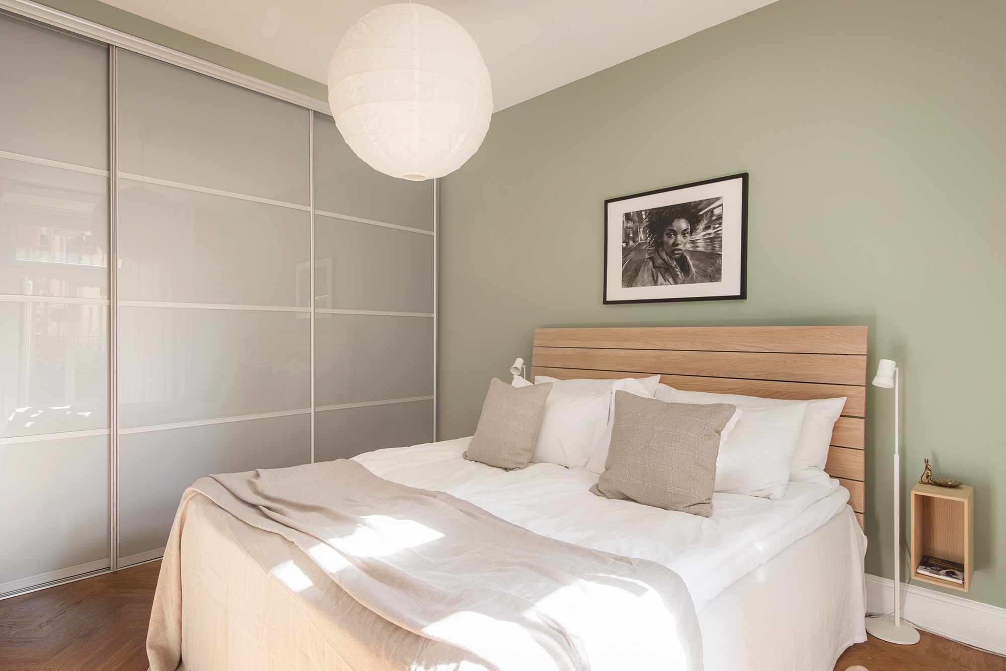 Sovrum med generös förvaring Birger Jarlsgatan 113D