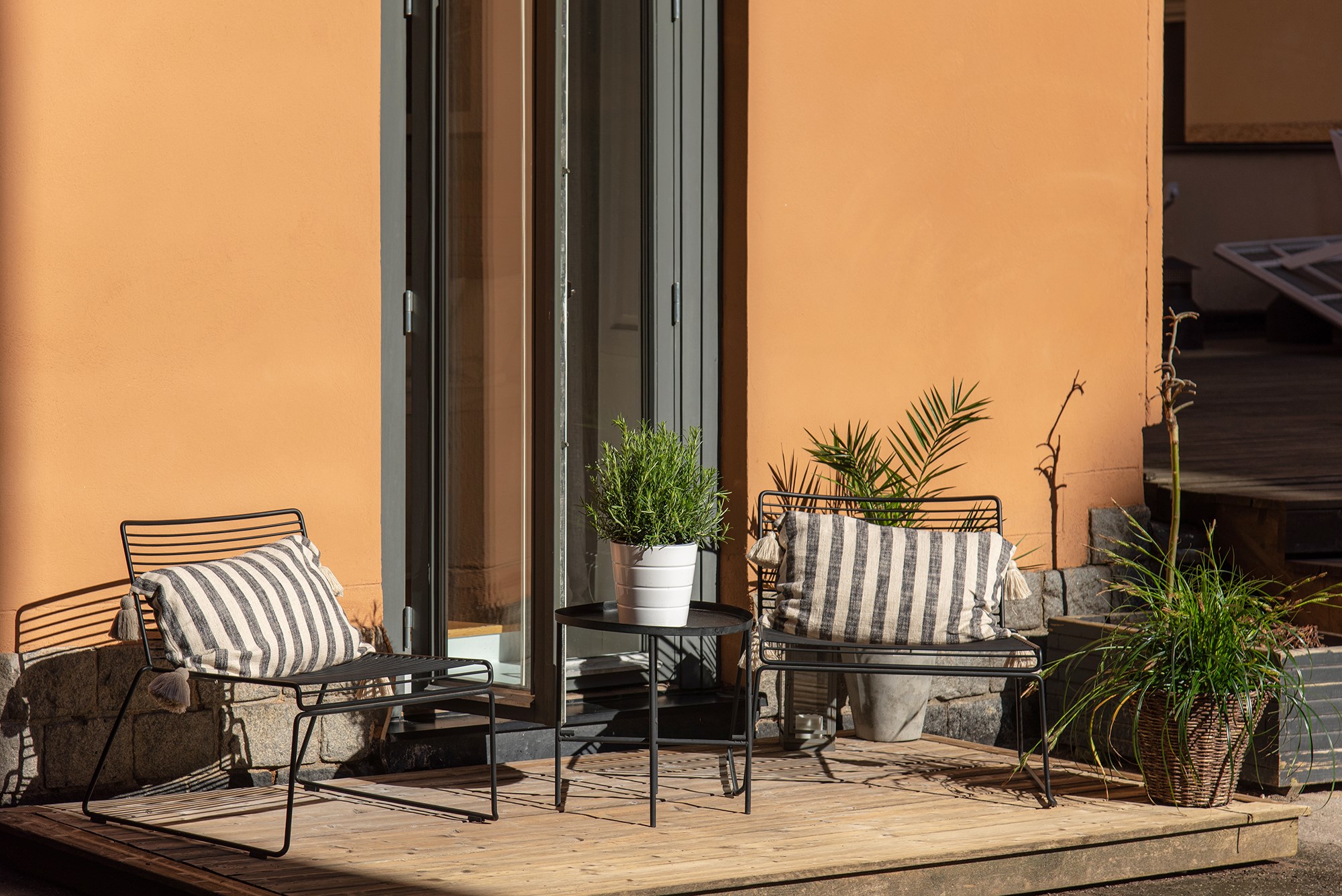 Mysig uteplats med trädäck Birger Jarlsgatan 113D