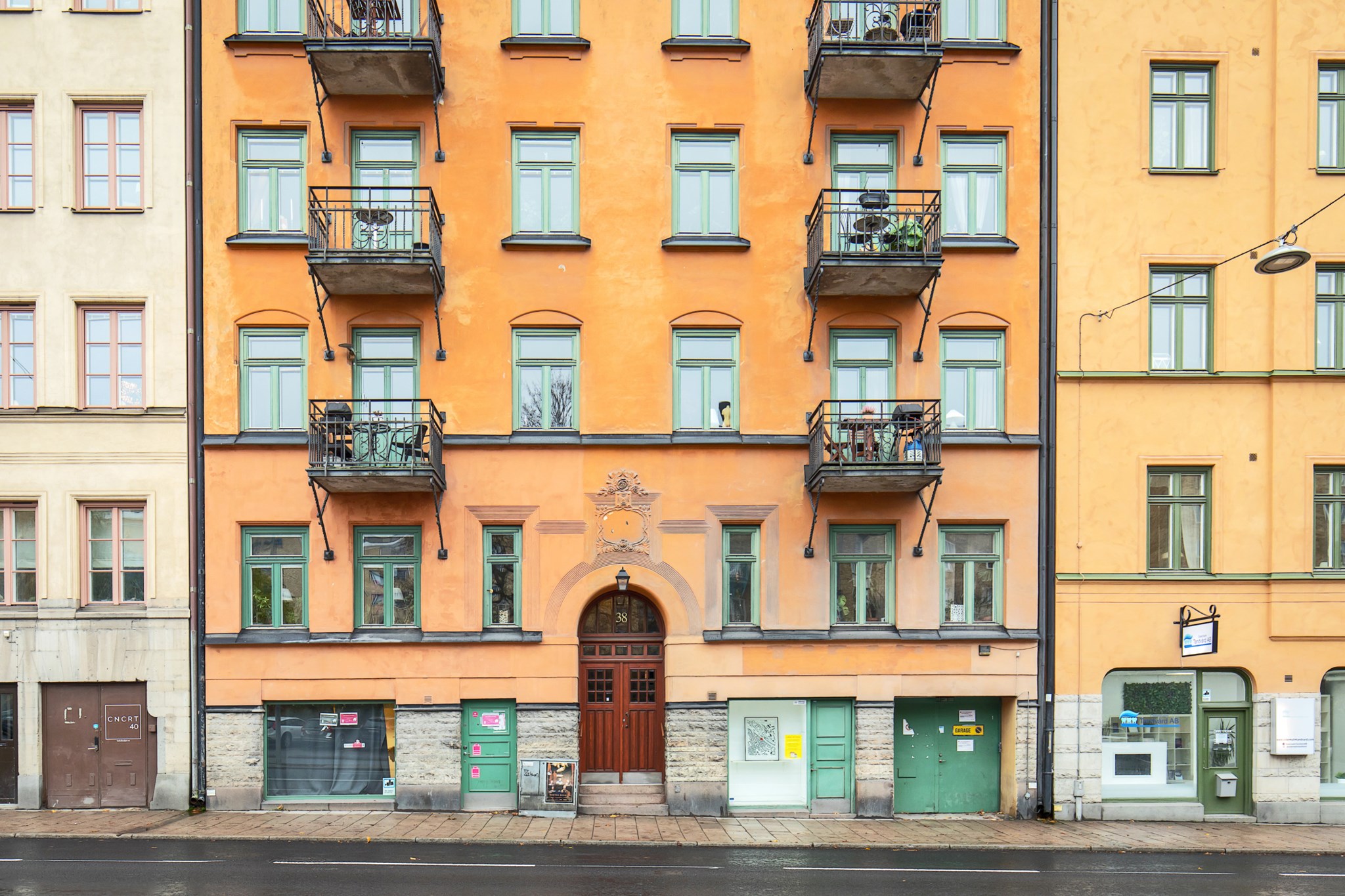 Fasad Valhallavägen 38, vån 5/5